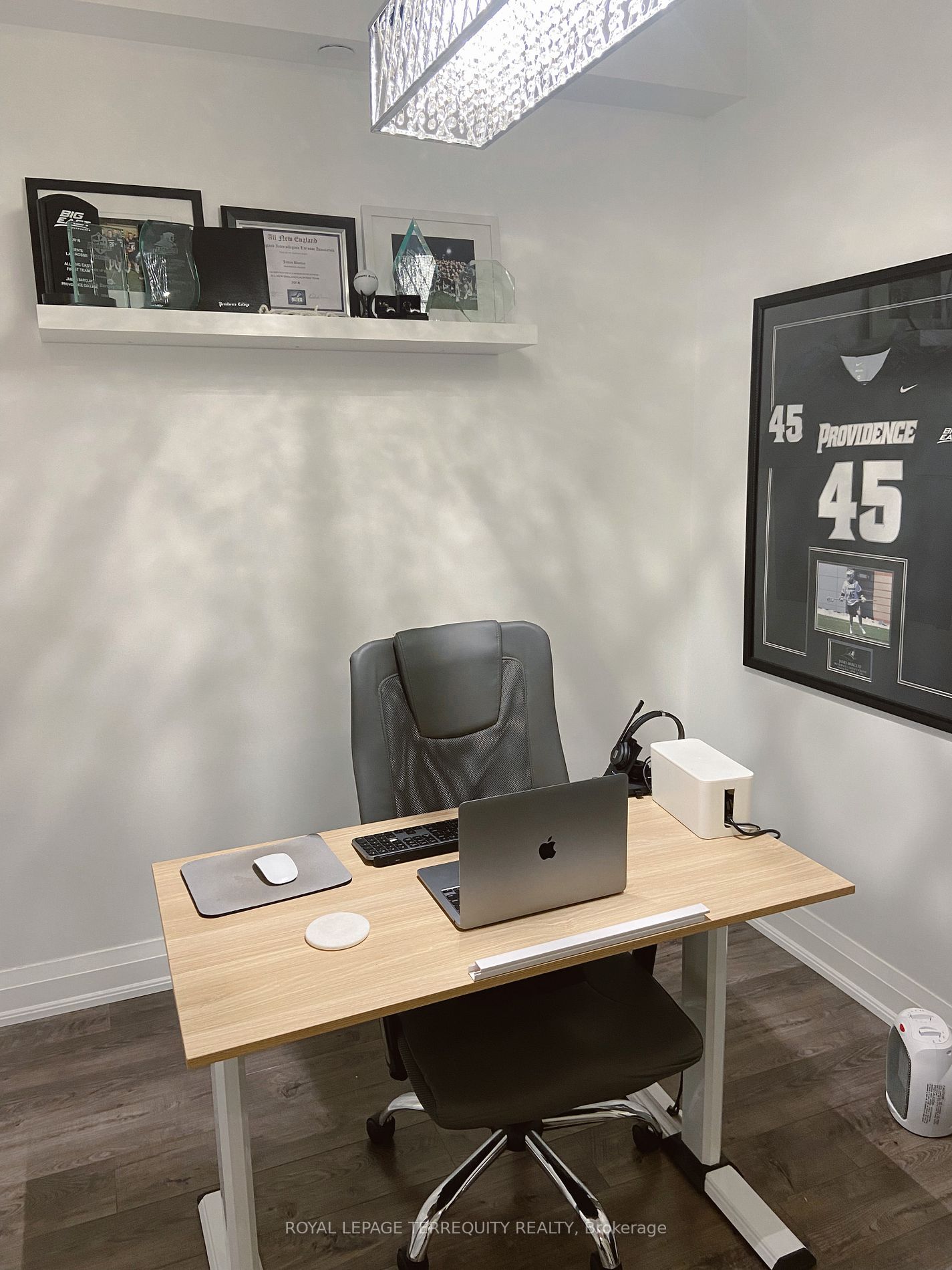 35 Fontenay Crt, #405