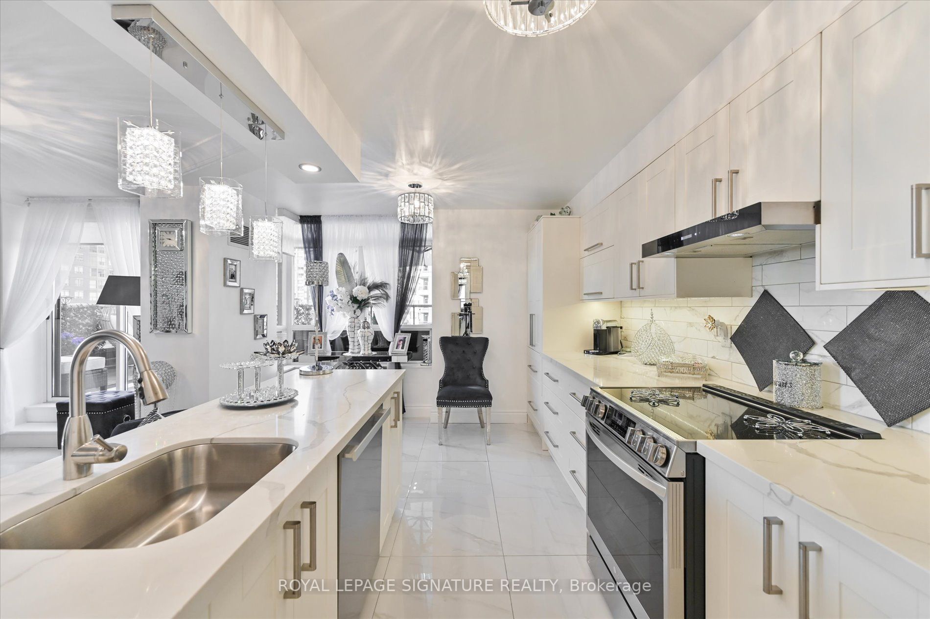 3888 Duke Of York Blvd, #1233