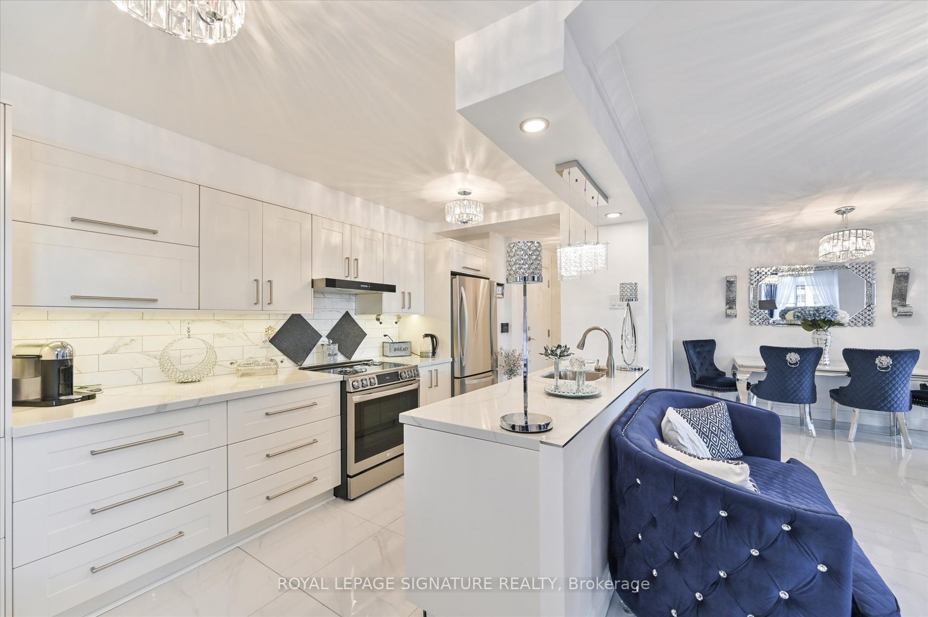 3888 Duke Of York Blvd, #1233