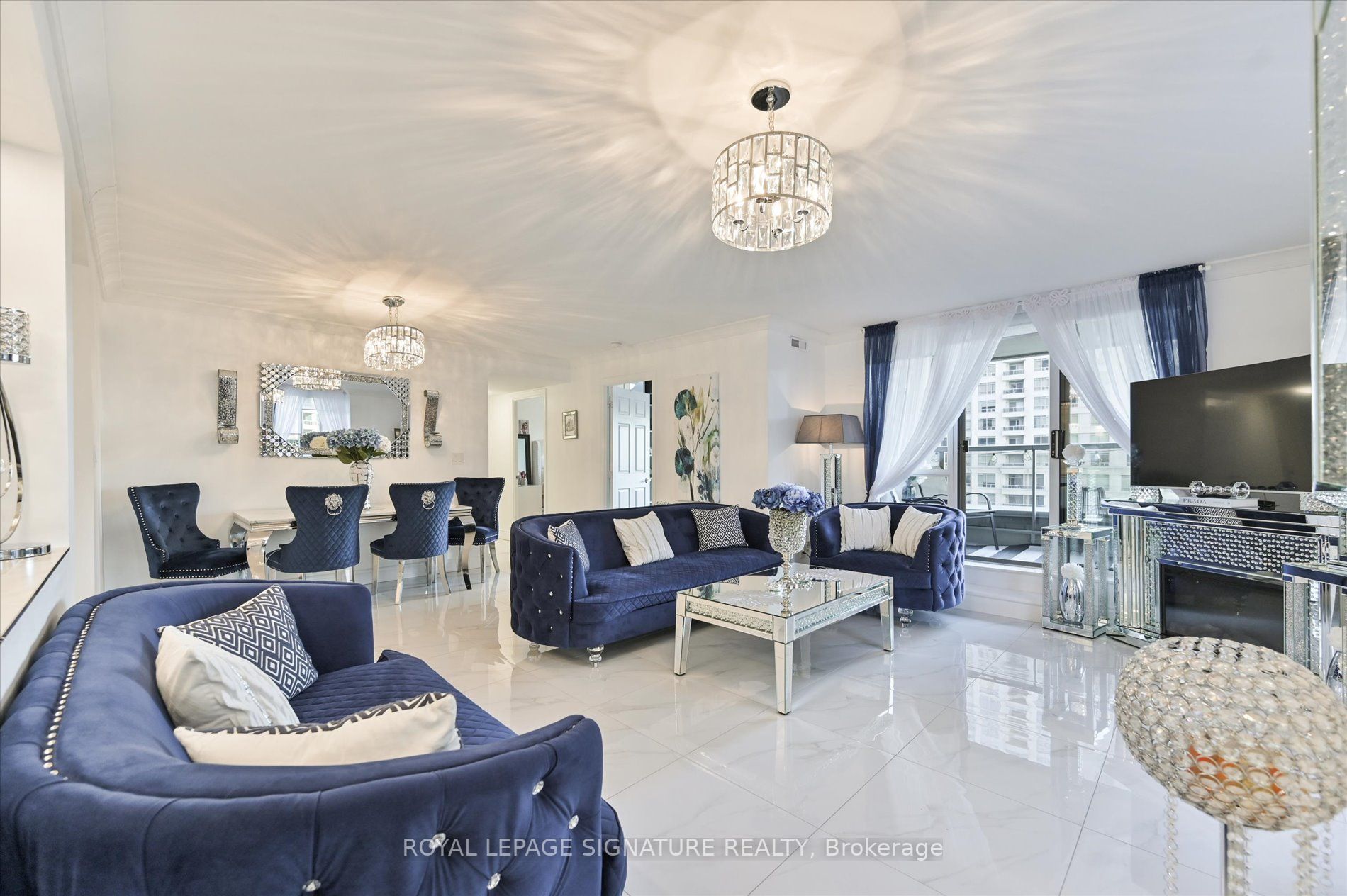 3888 Duke Of York Blvd, #1233