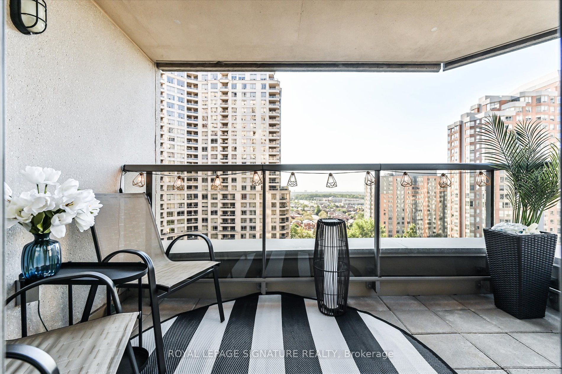 3888 Duke Of York Blvd, #1233