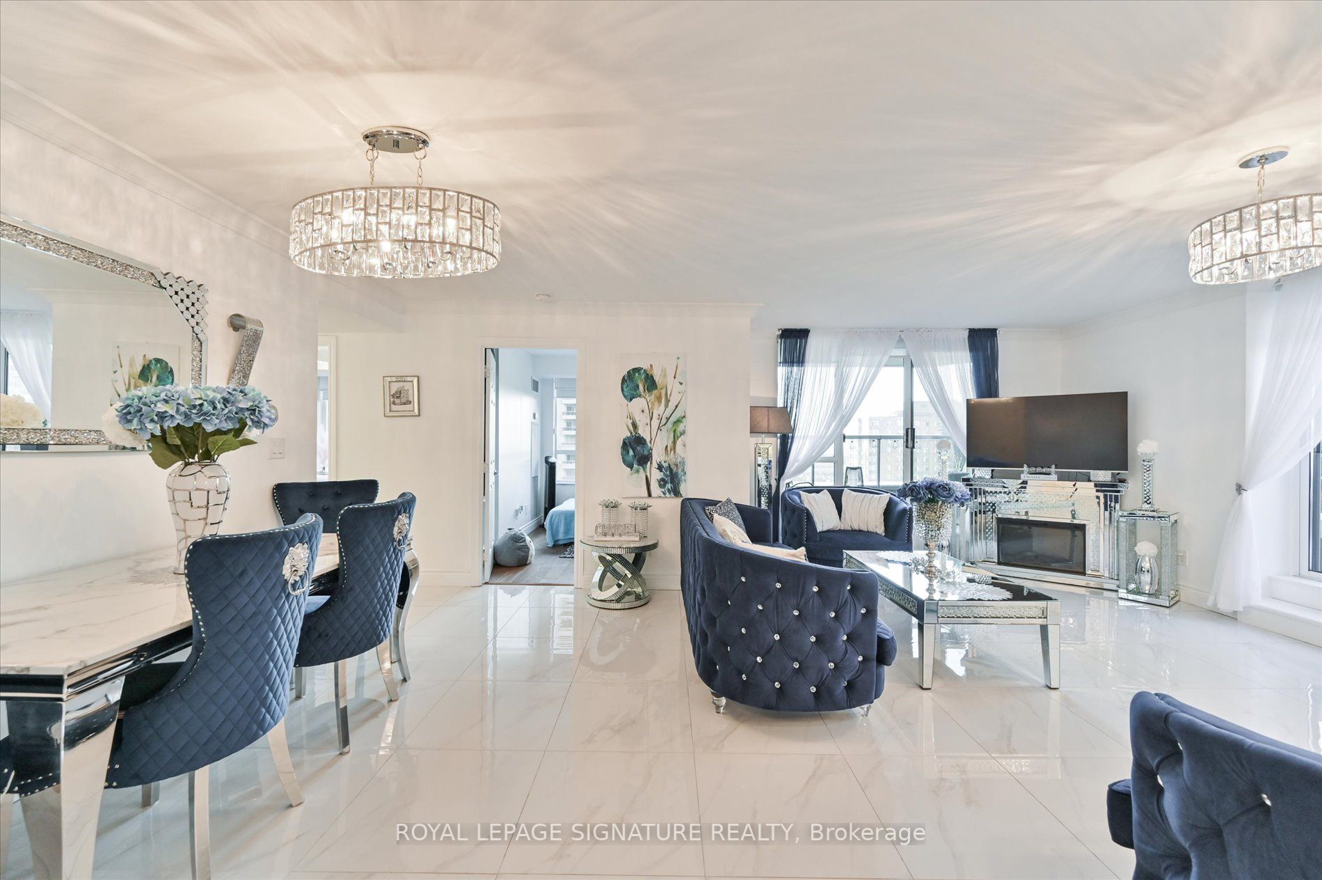 3888 Duke Of York Blvd, #1233