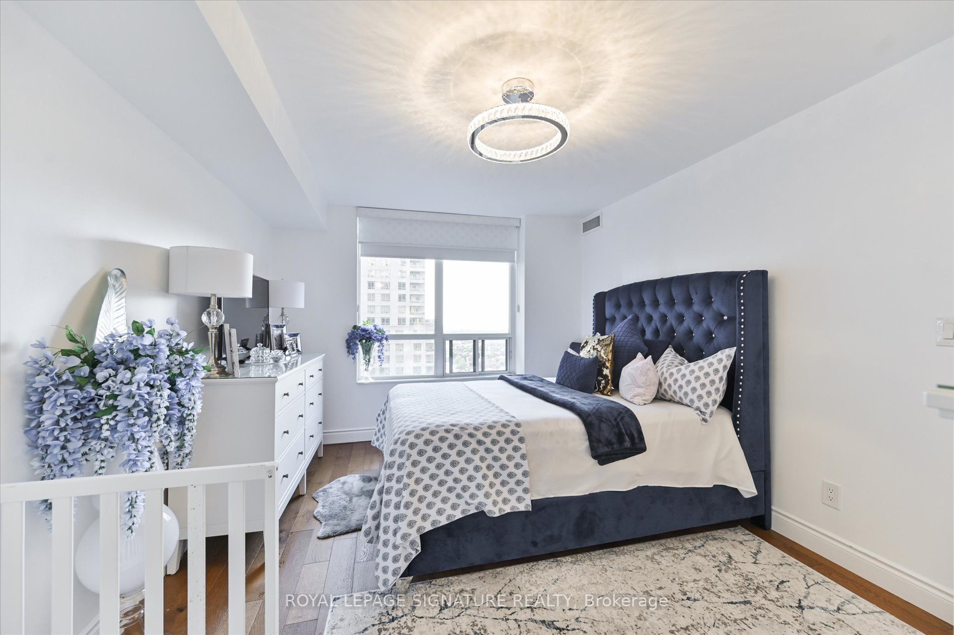 3888 Duke Of York Blvd, #1233