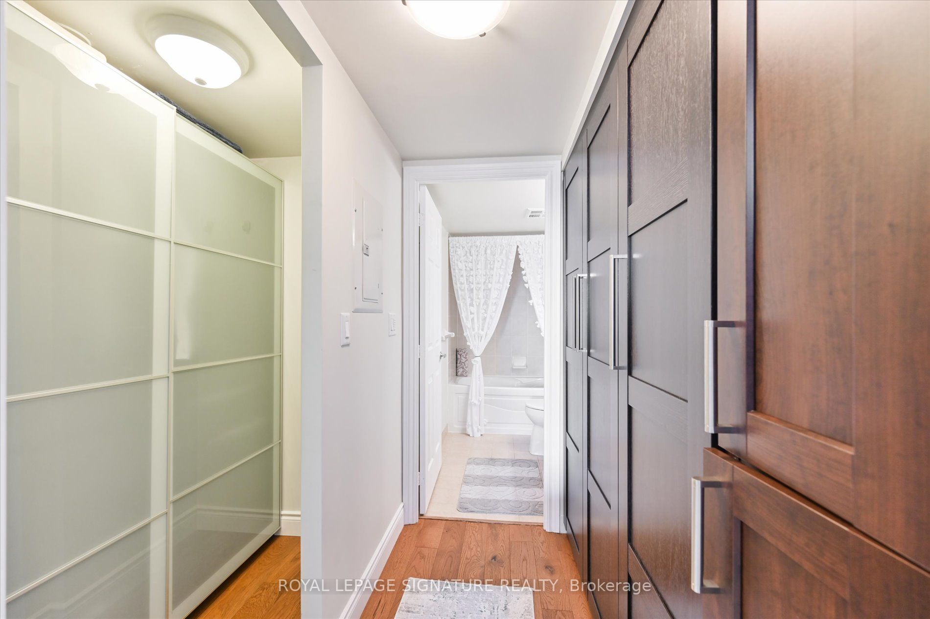 3888 Duke Of York Blvd, #1233