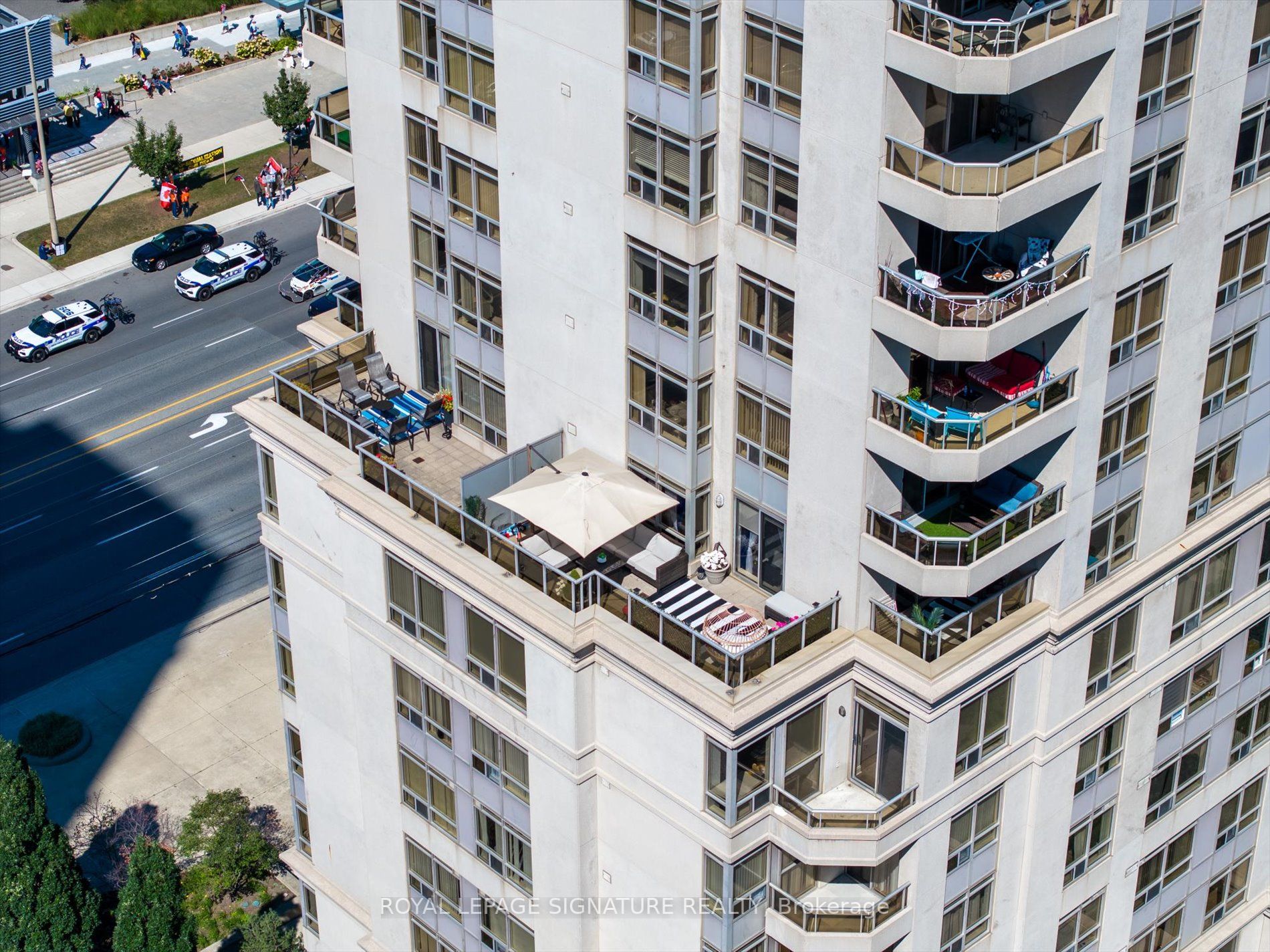 3888 Duke Of York Blvd, #1233