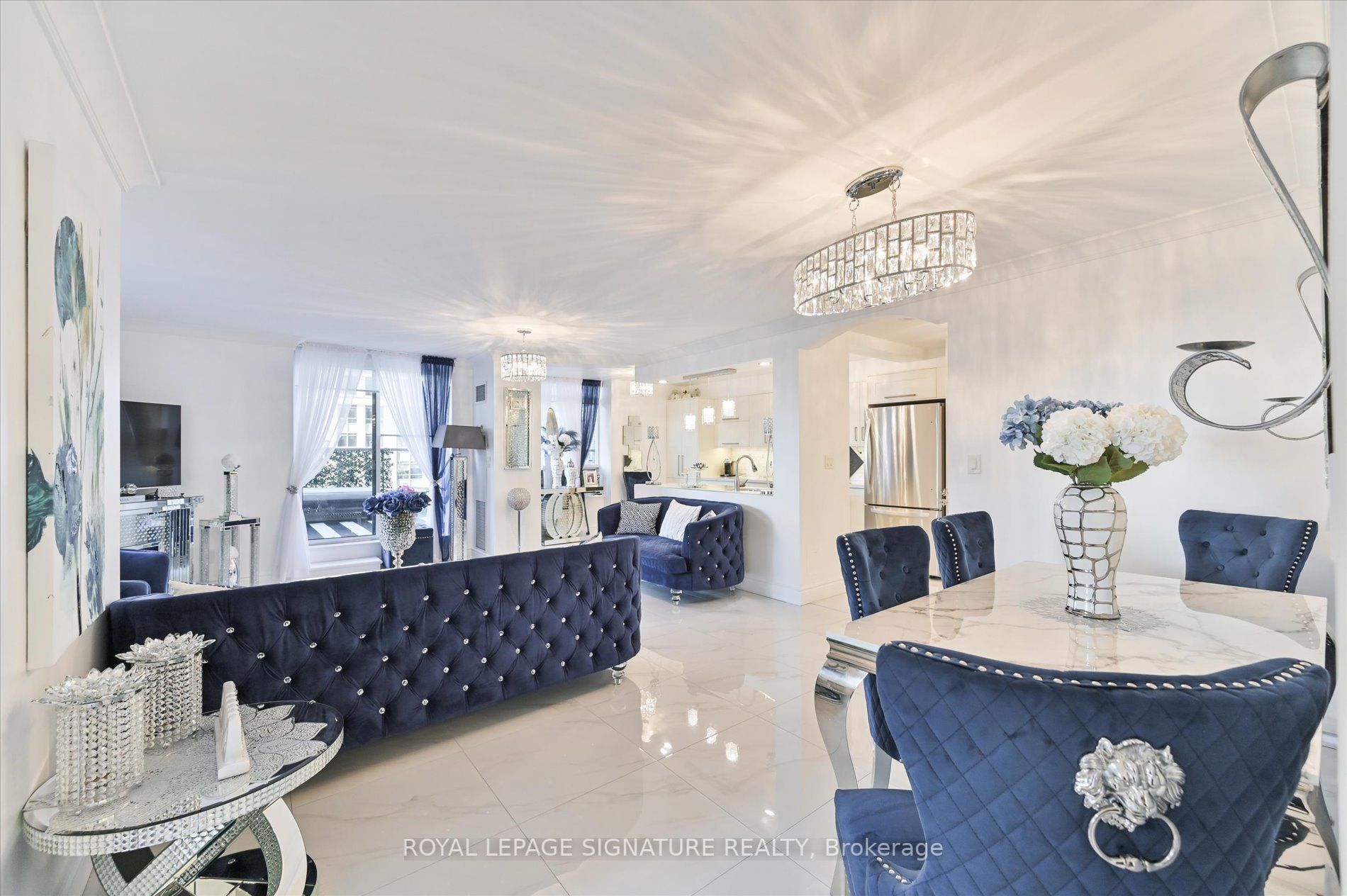 3888 Duke Of York Blvd, #1233