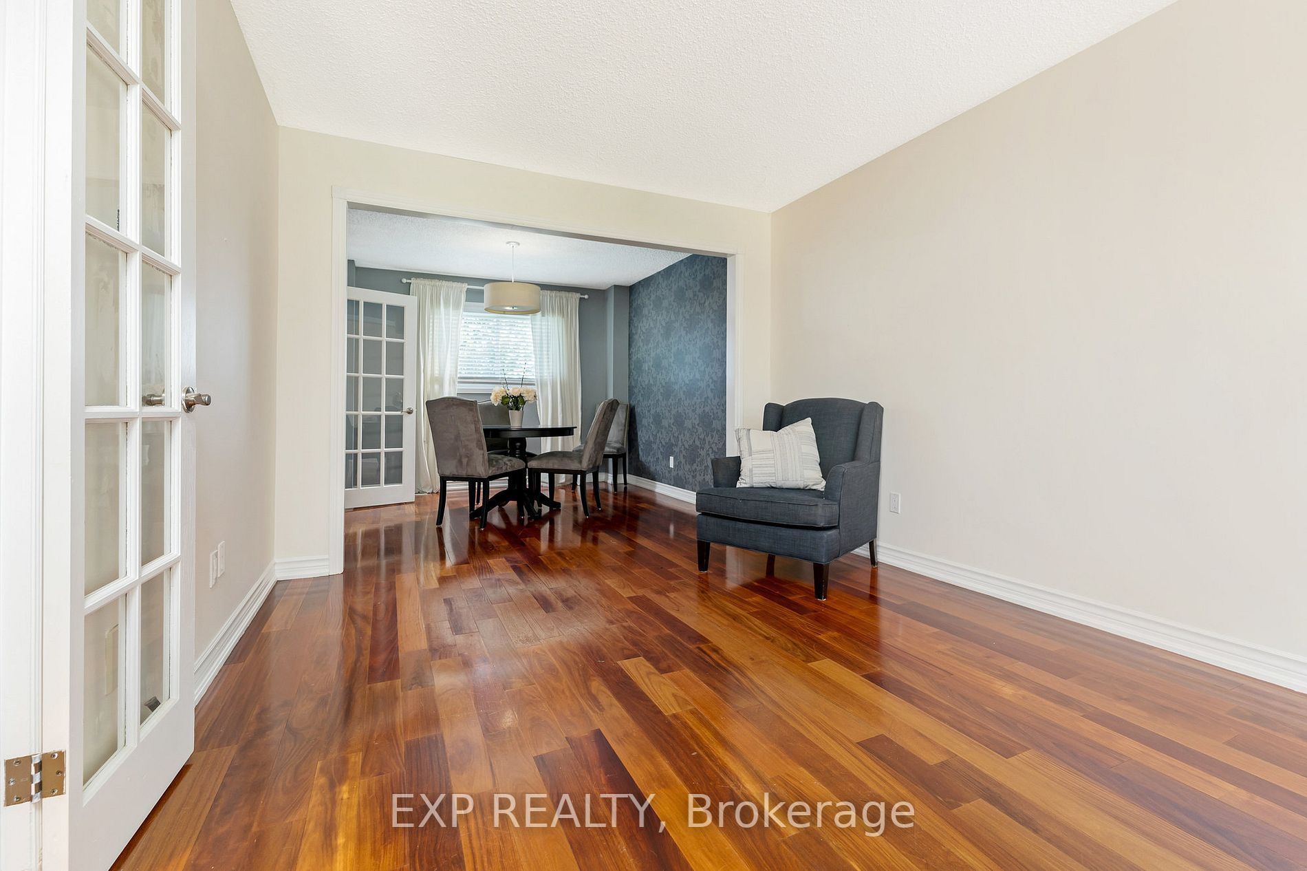 602 Sunnyvale Crescent