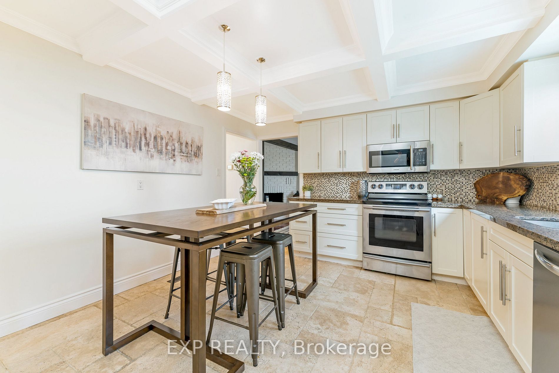 602 Sunnyvale Crescent