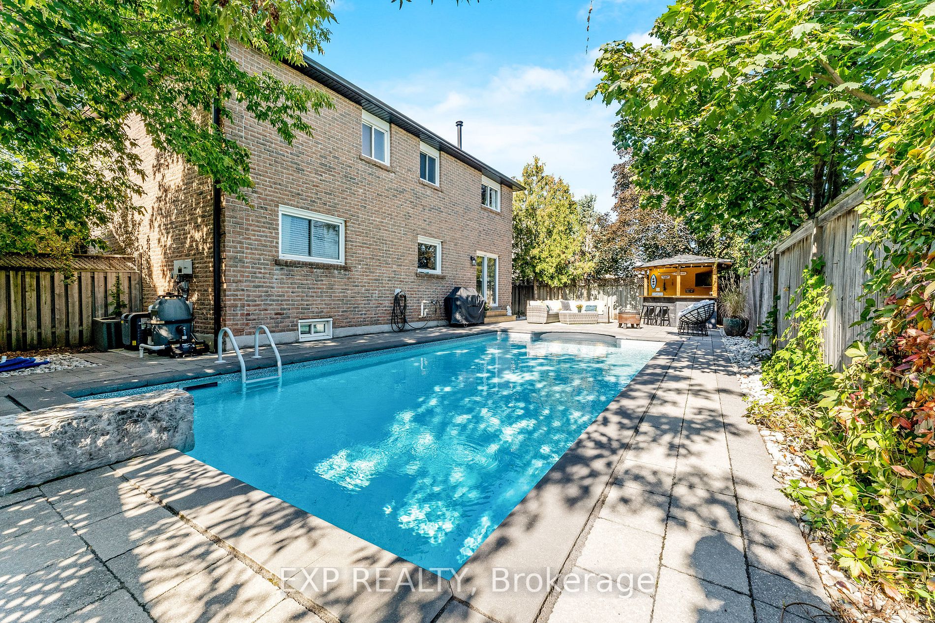 602 Sunnyvale Crescent