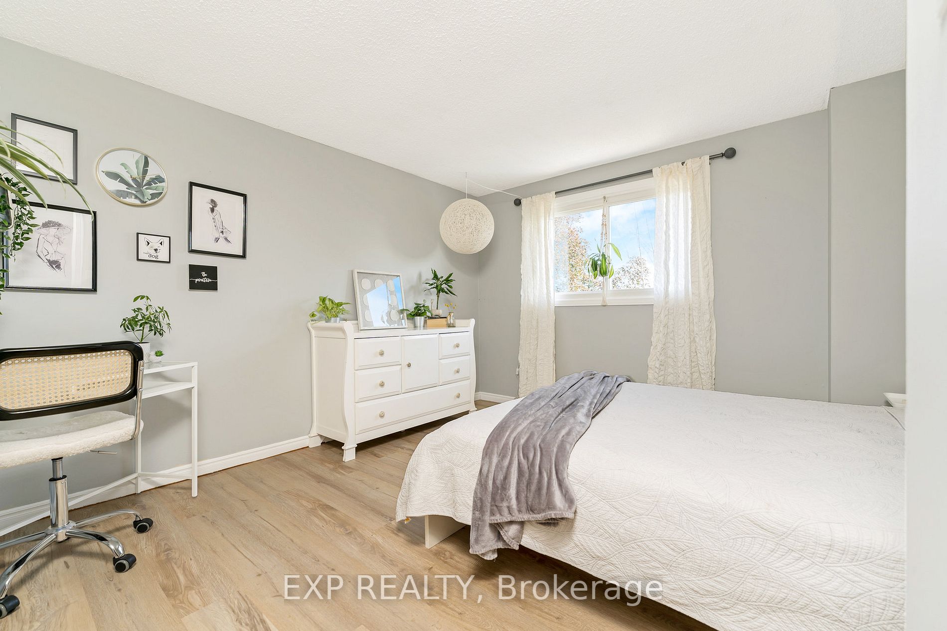 602 Sunnyvale Crescent