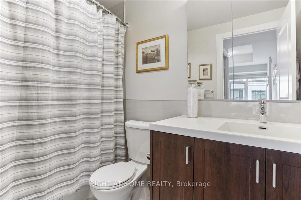 1 Old Mill Dr, #204
