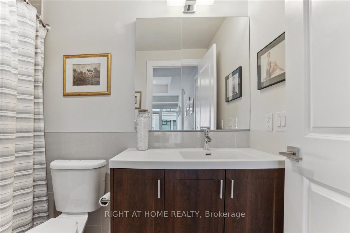 1 Old Mill Dr, #204