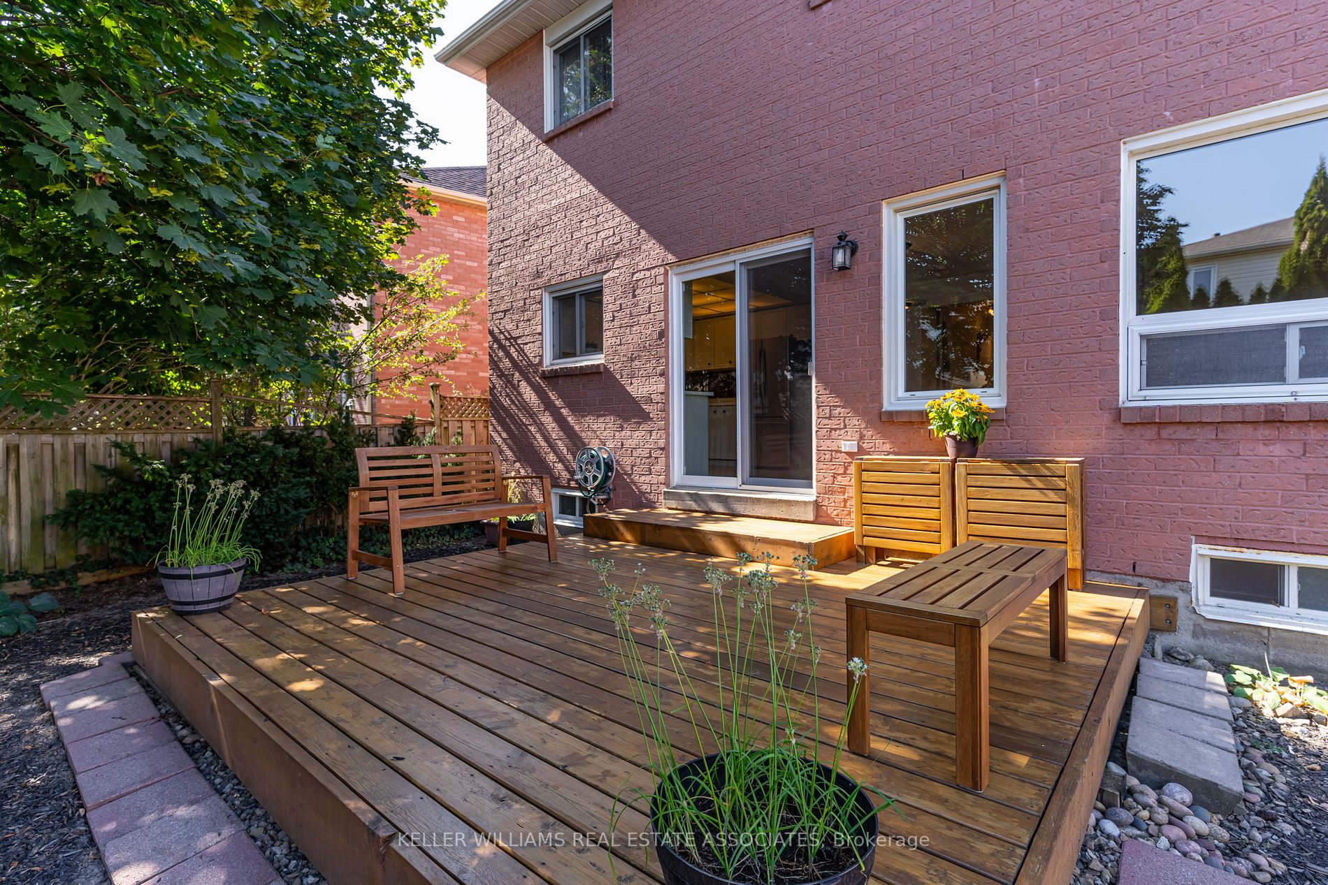 5585 Leisure Crt