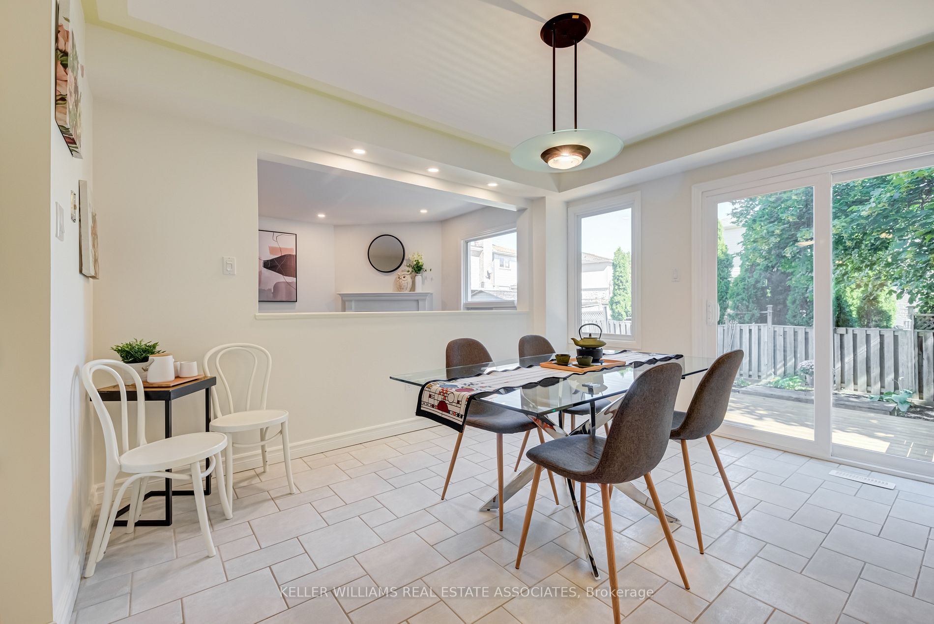 5585 Leisure Crt