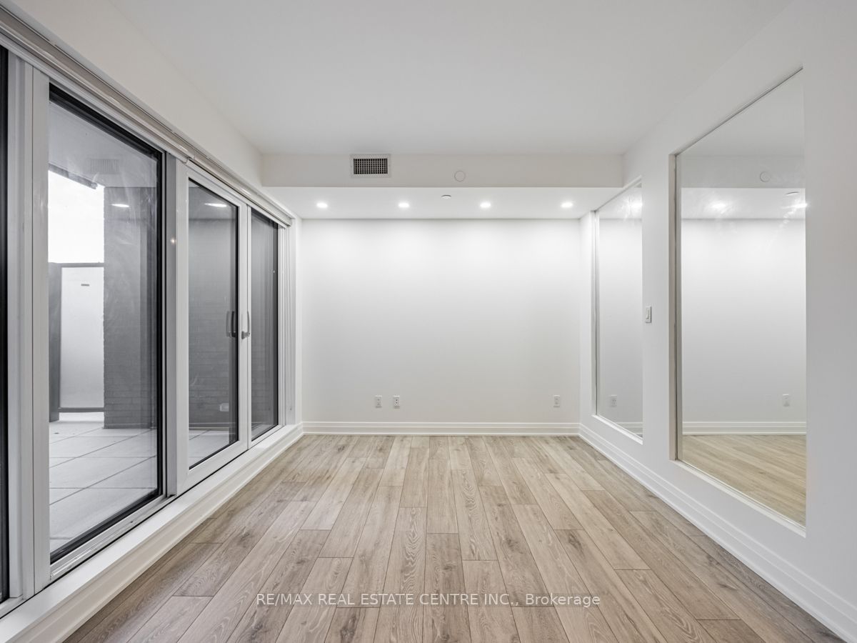 21 Park St E, #201