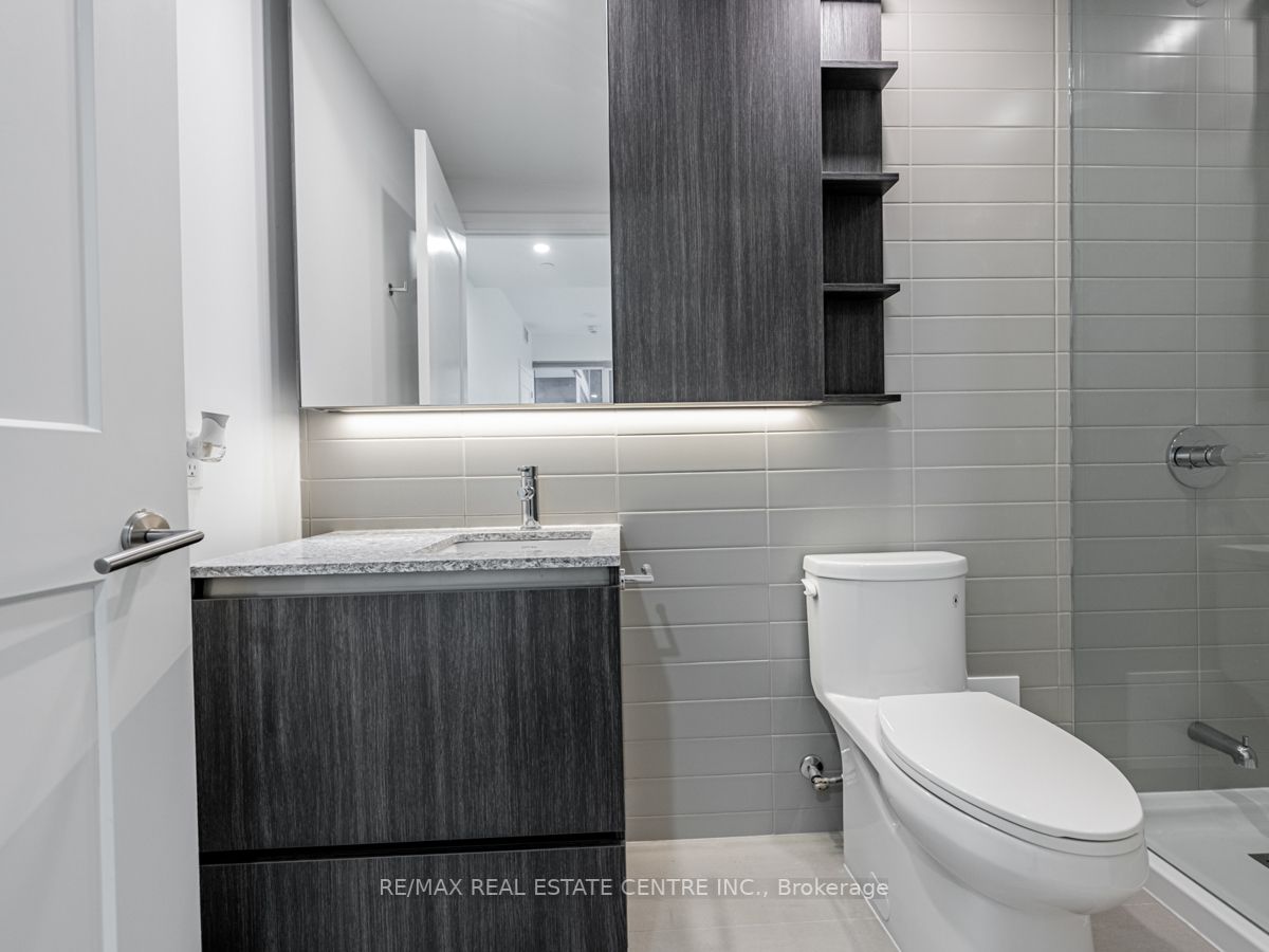 21 Park St E, #201