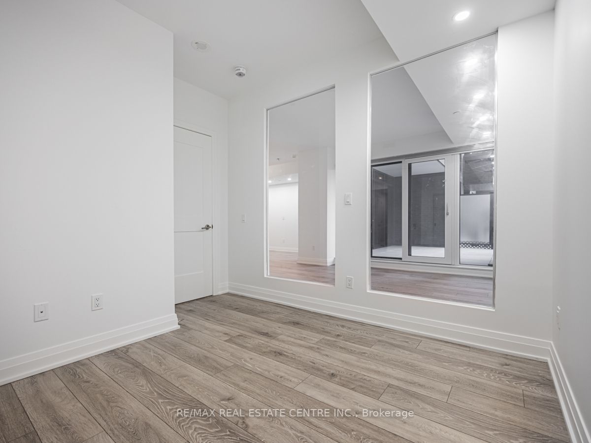 21 Park St E, #201