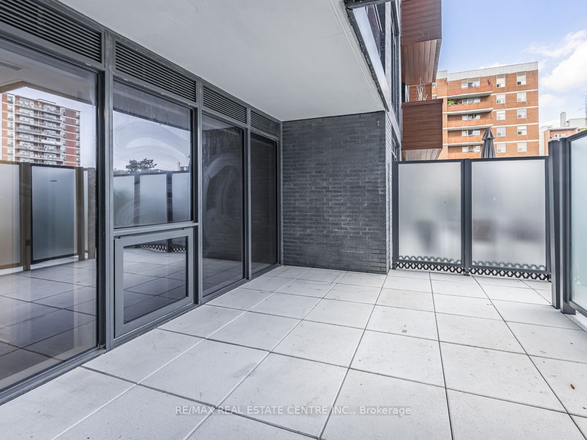 21 Park St E, #201
