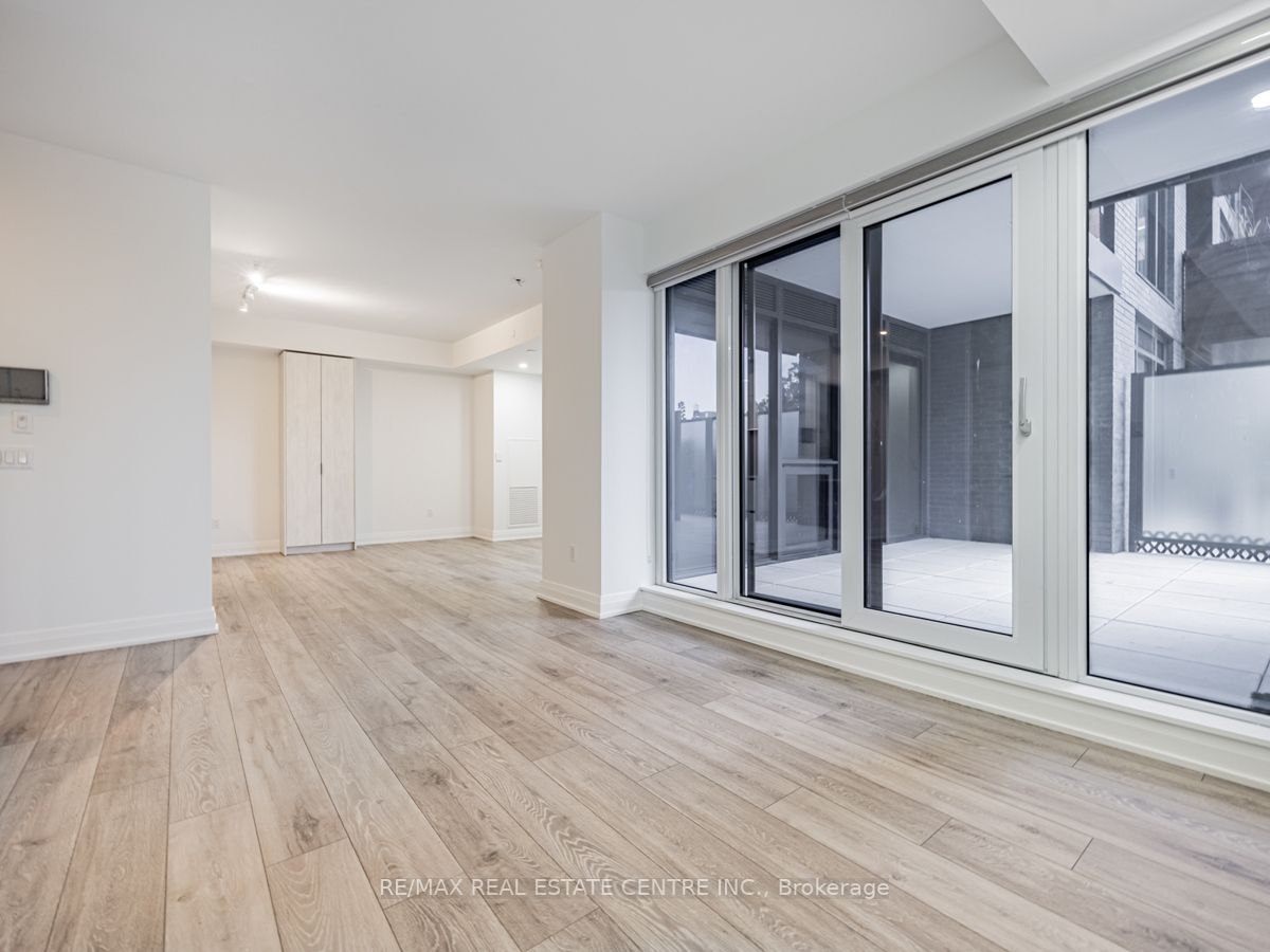 21 Park St E, #201