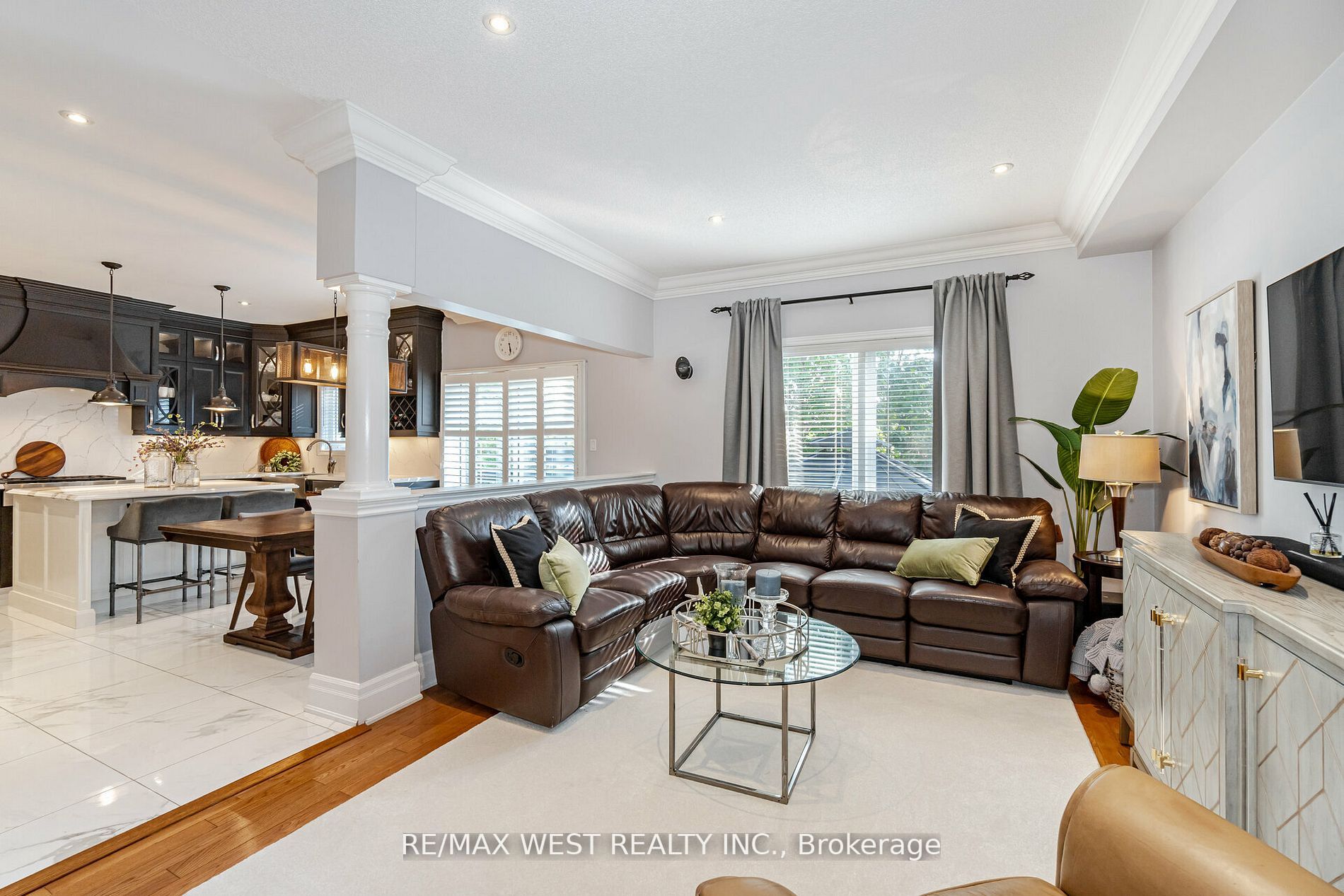 6 Meadow Brook Court