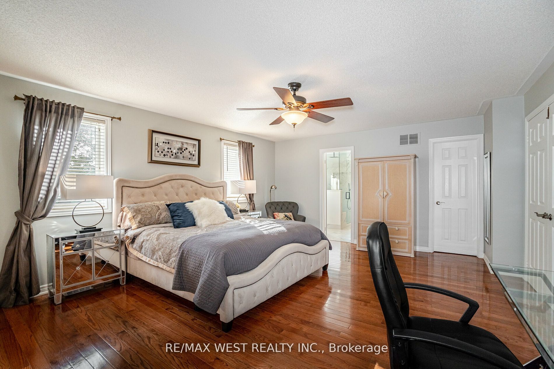 6 Meadow Brook Court