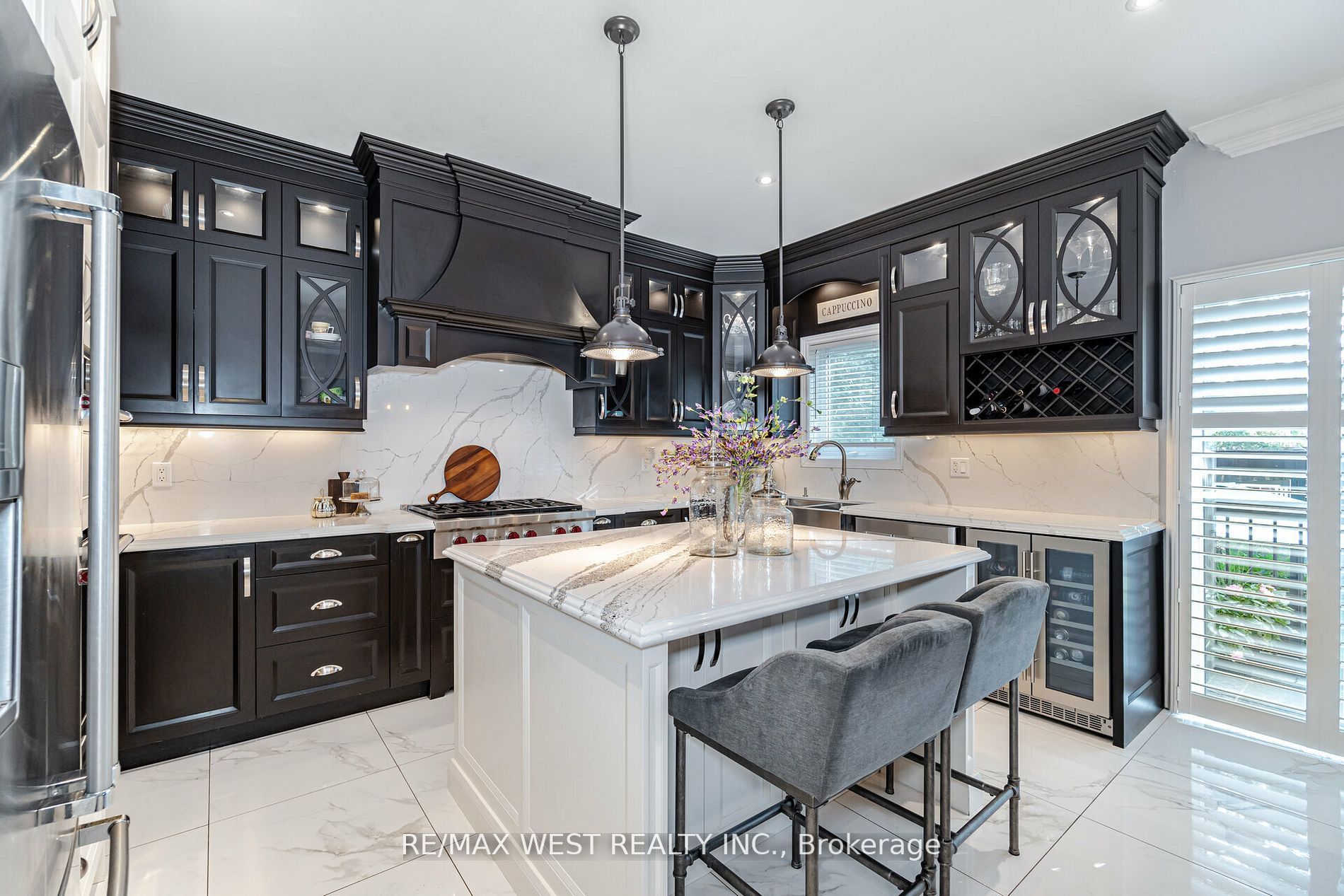 6 Meadow Brook Court