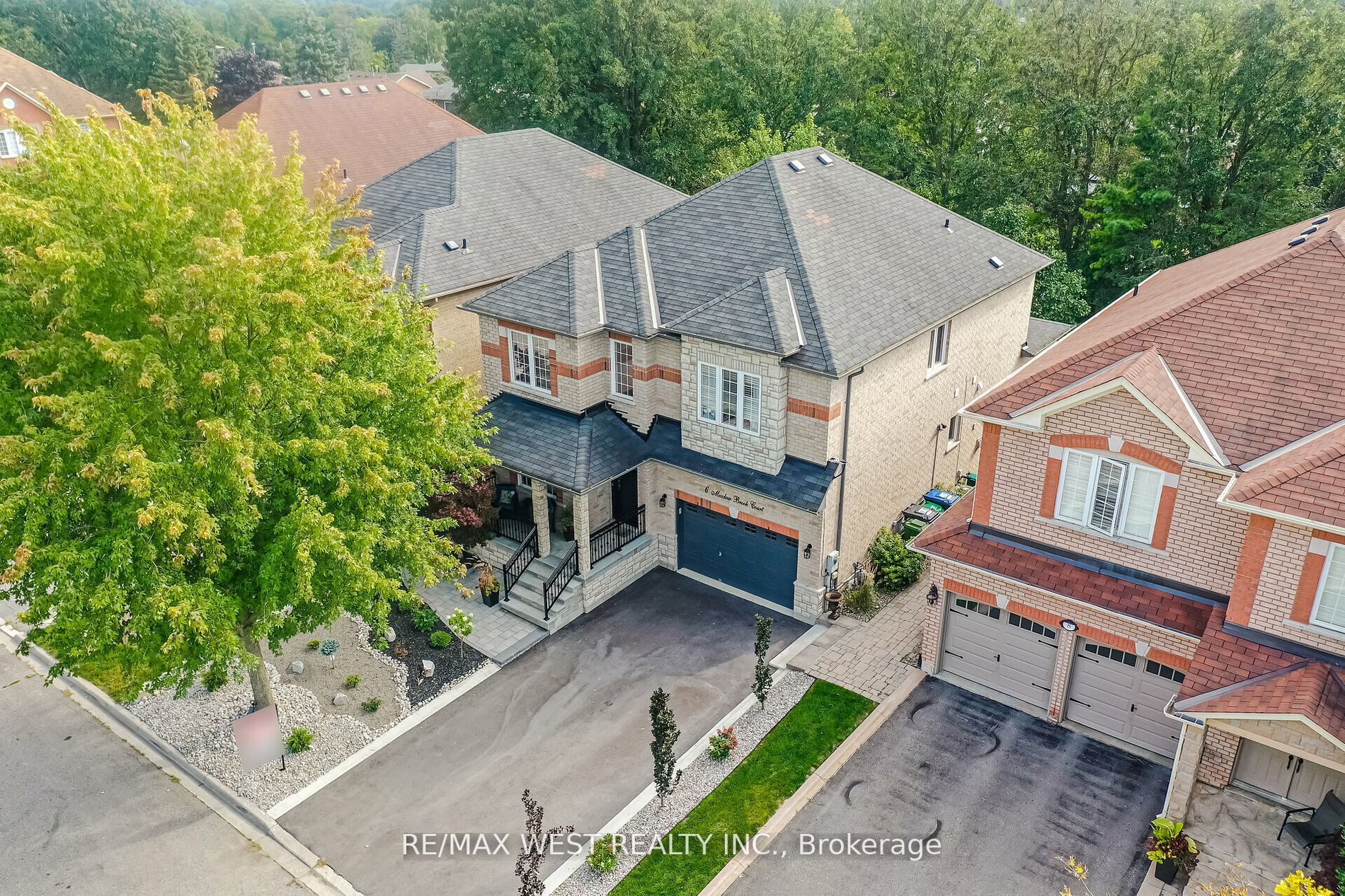 6 Meadow Brook Court