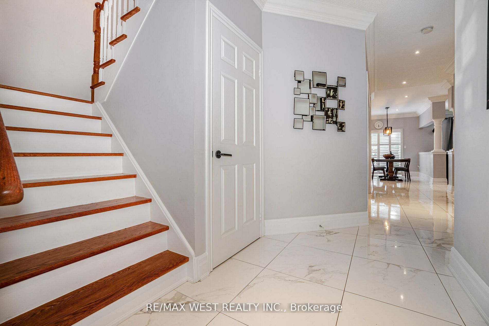 6 Meadow Brook Court