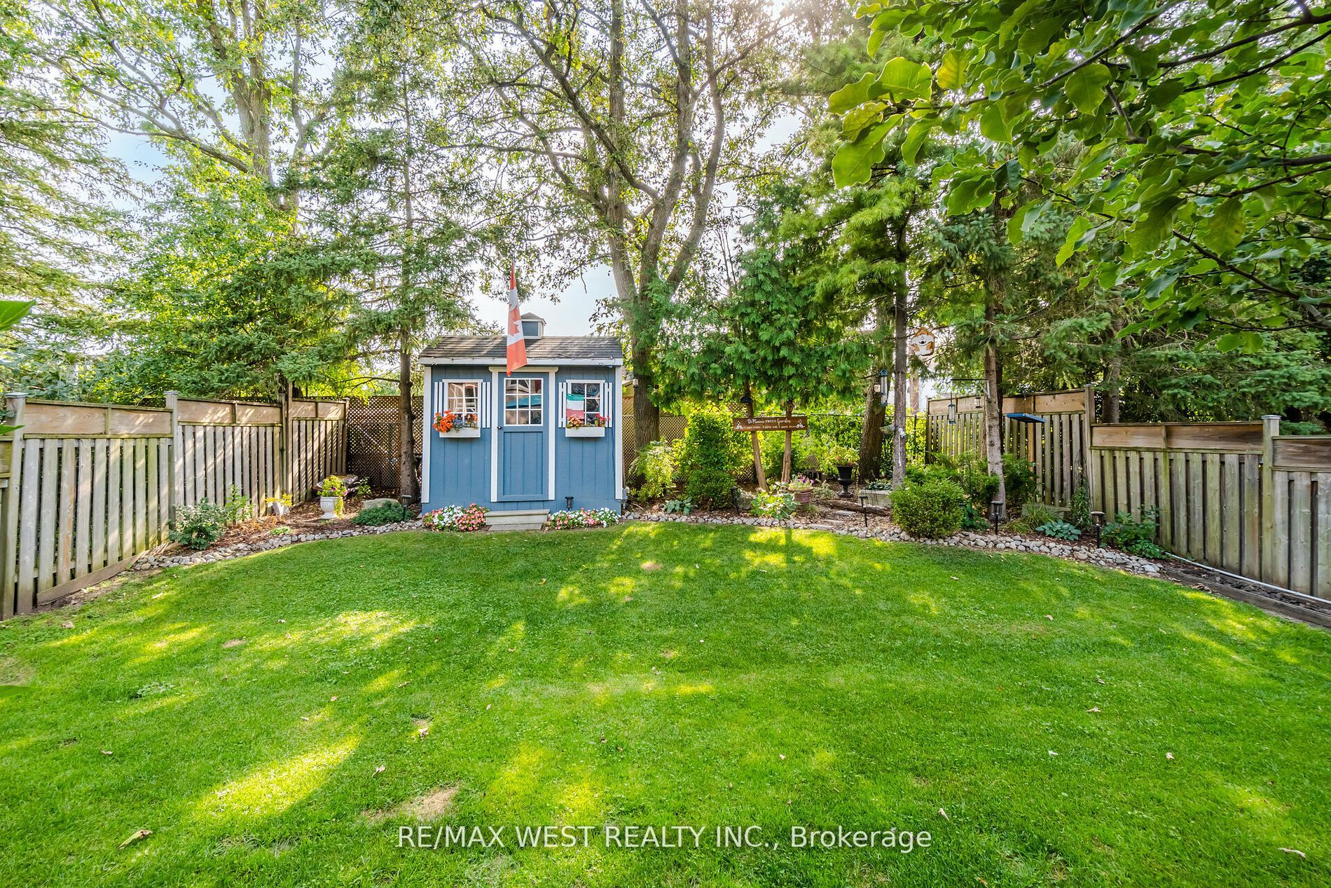 6 Meadow Brook Court