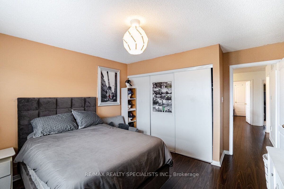 99 Pauline Cres