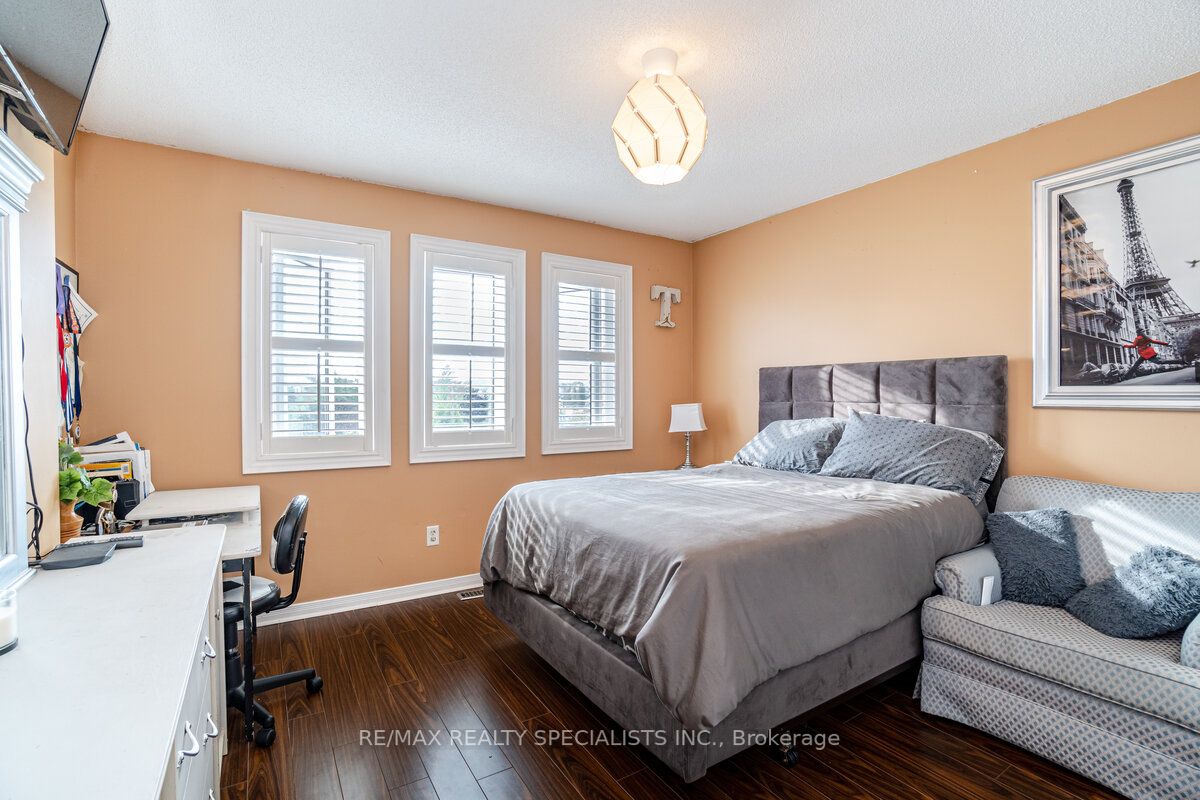 99 Pauline Cres