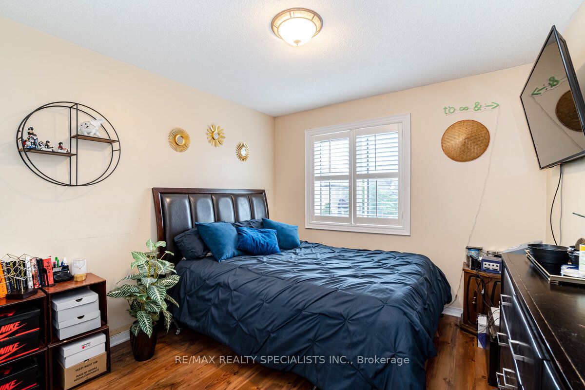 99 Pauline Cres