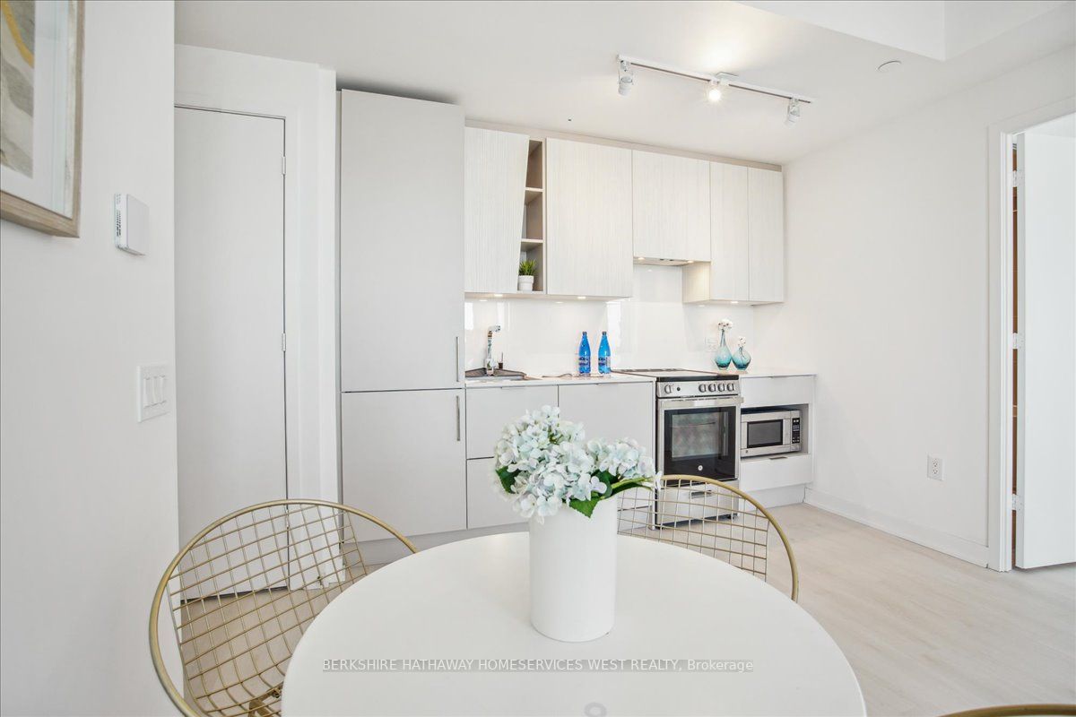 3900 Confederation Pkwy, #4301