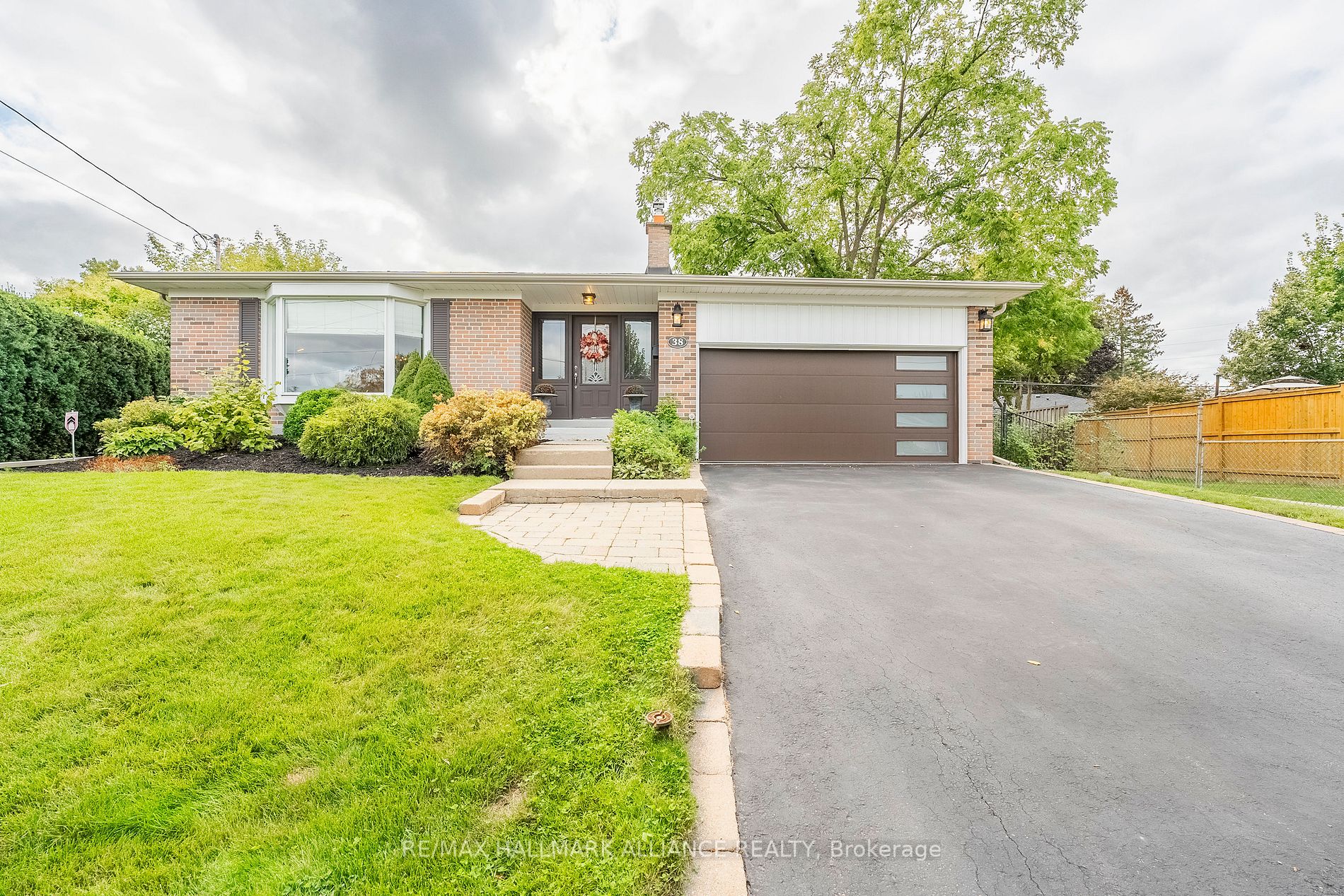 38 Baylor Crescent