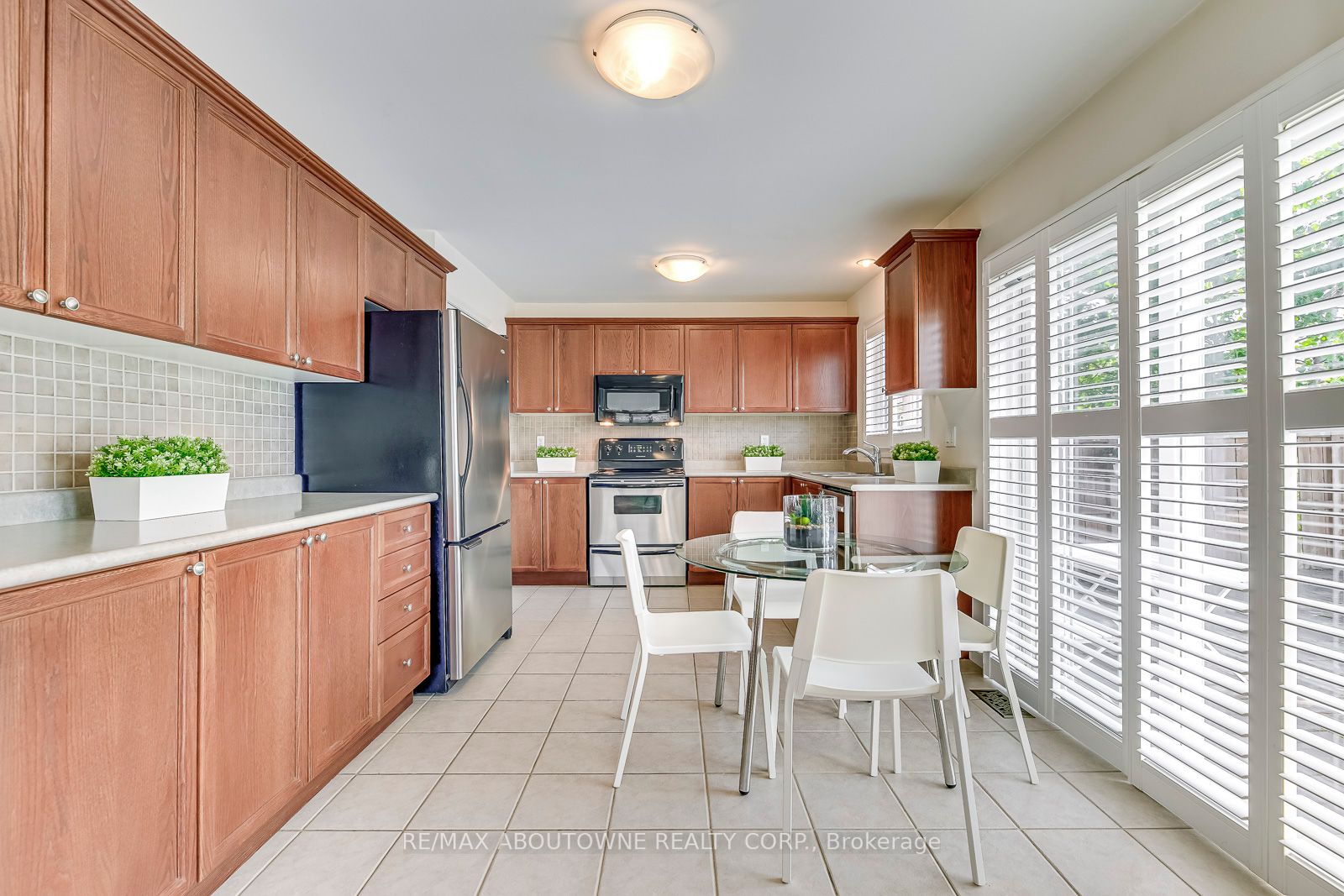 2328 Calloway Dr