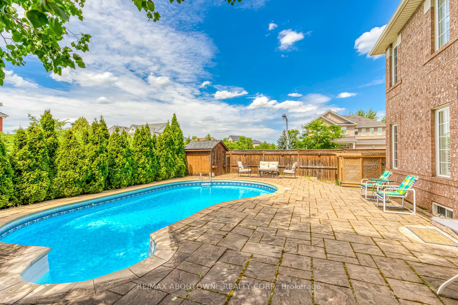 2328 Calloway Dr