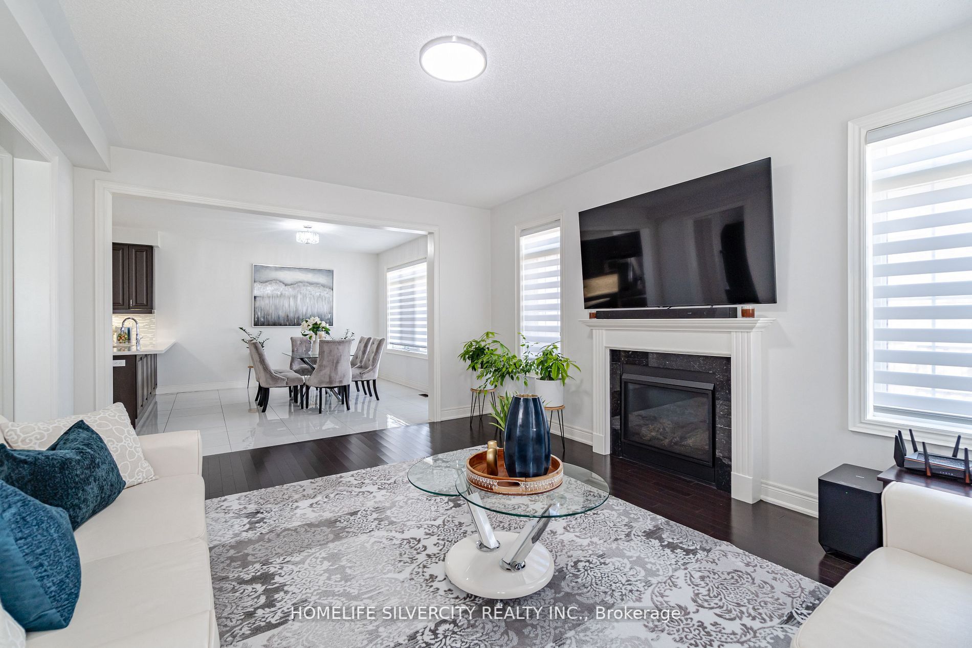 2 Maple Trail Rd W