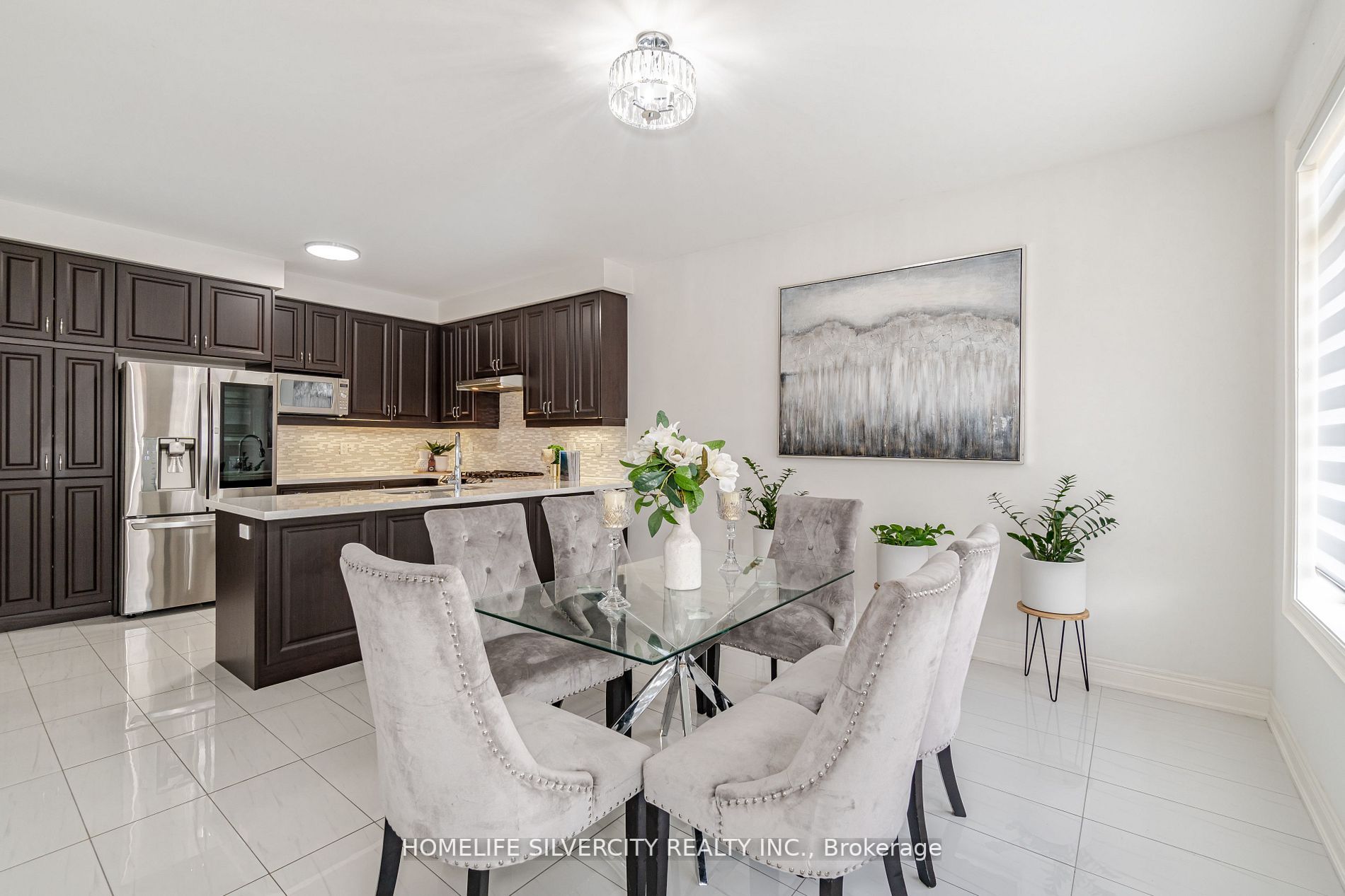 2 Maple Trail Rd W