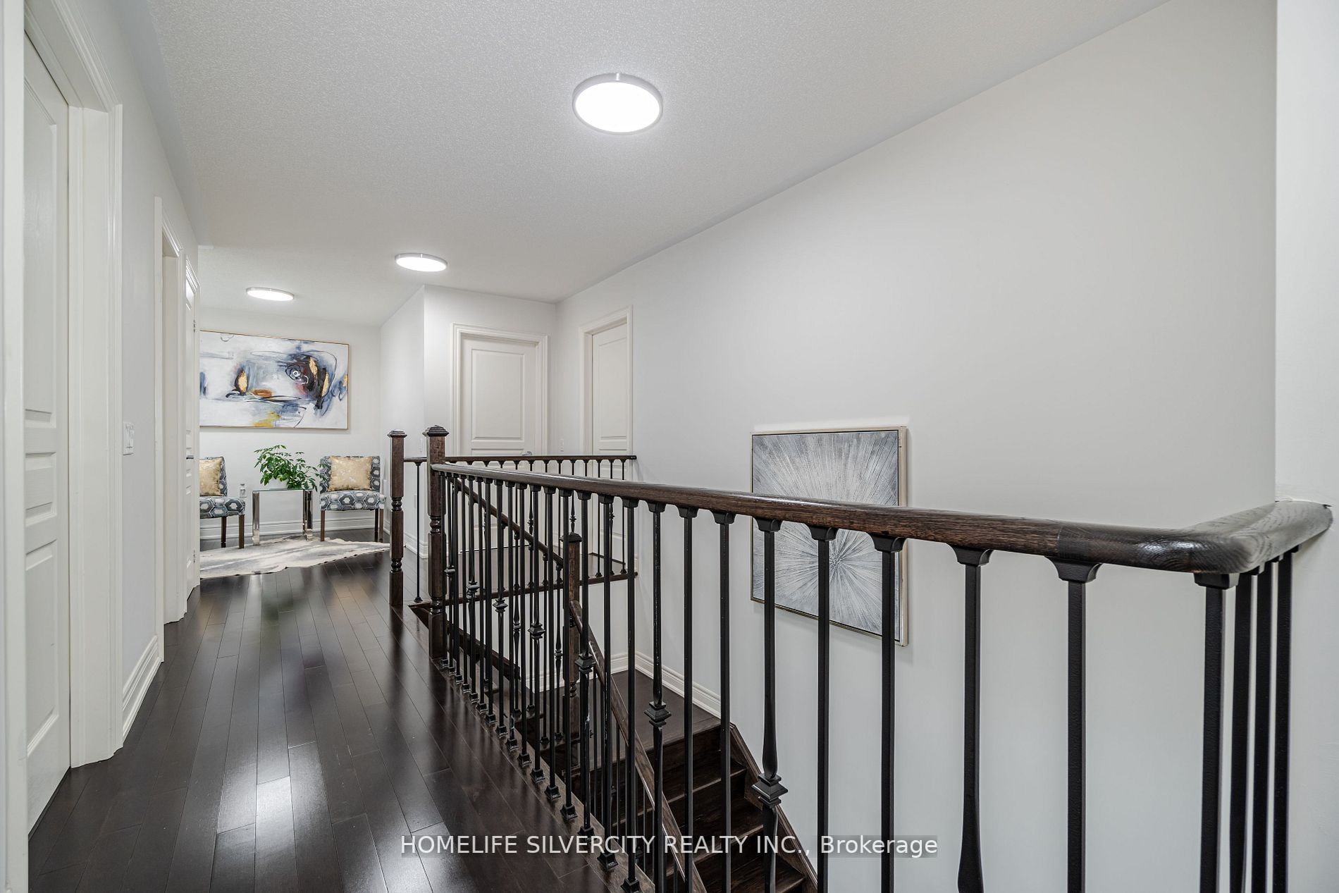 2 Maple Trail Rd W