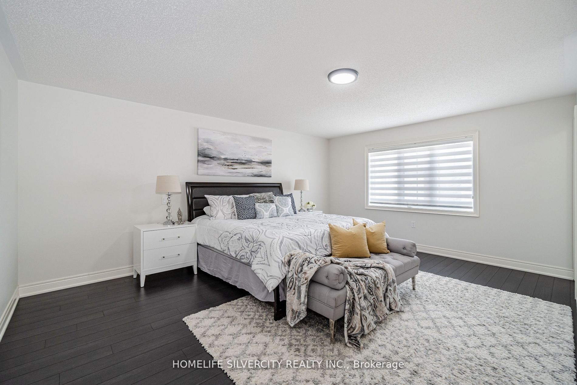 2 Maple Trail Rd W