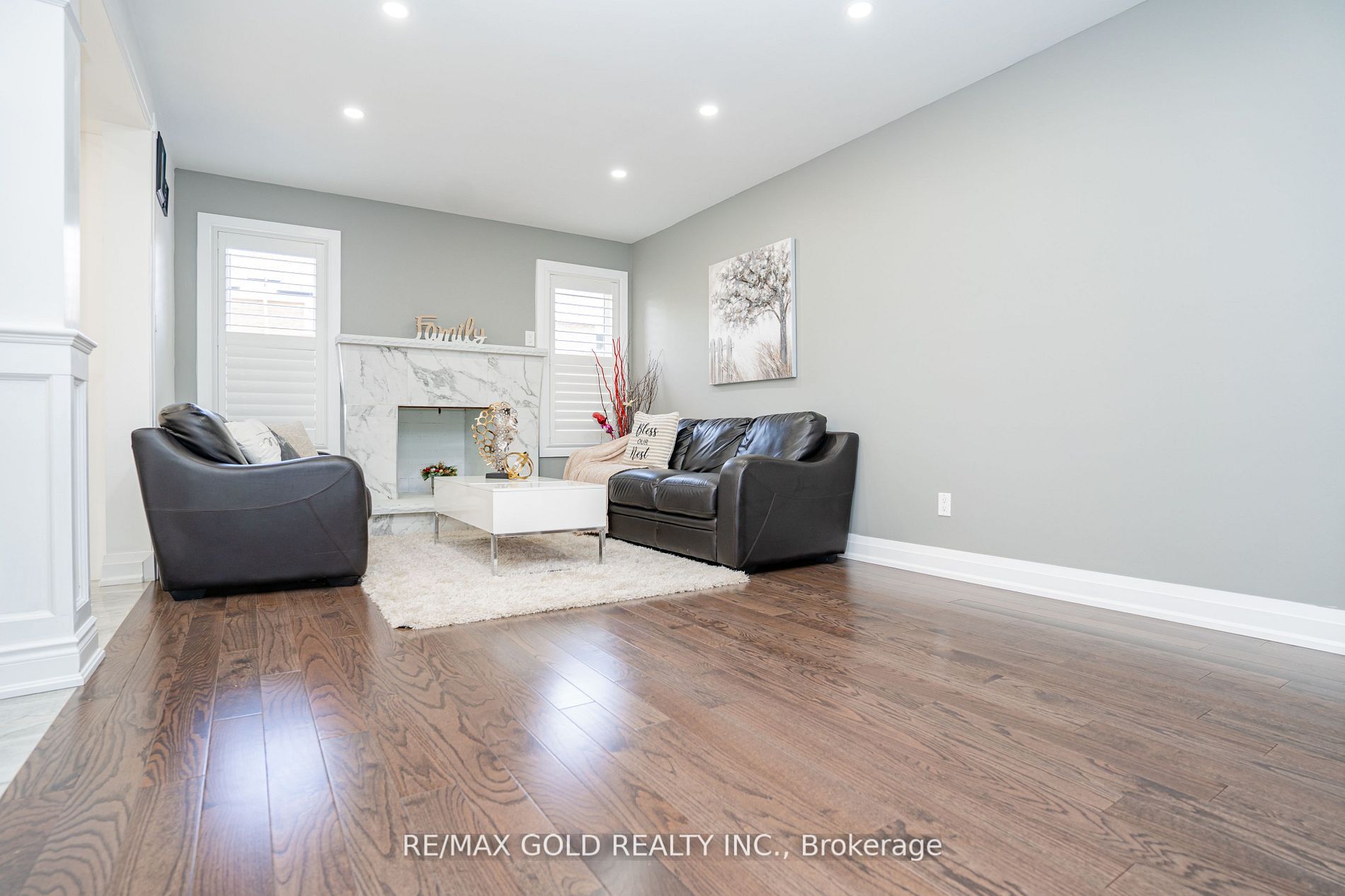 20 Nipigon Crt