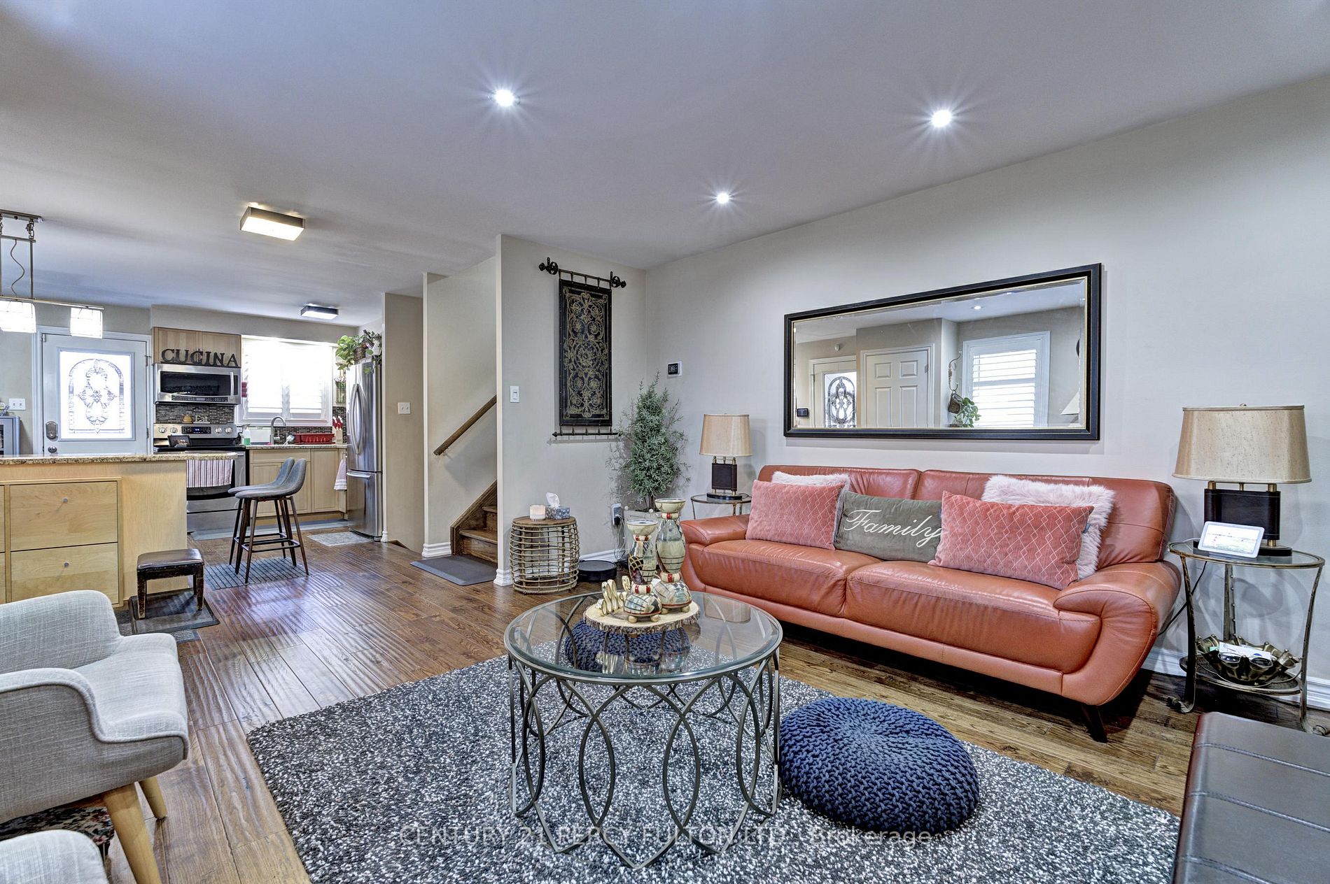 49 Rutherford Rd N