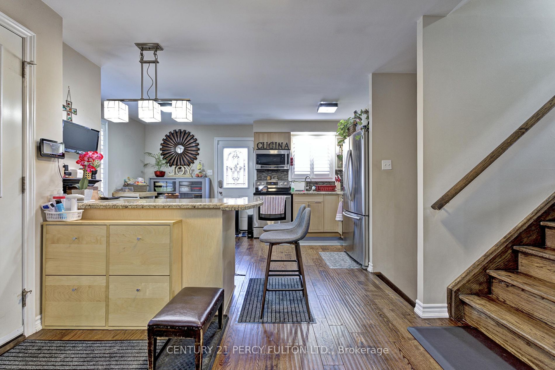 49 Rutherford Rd N