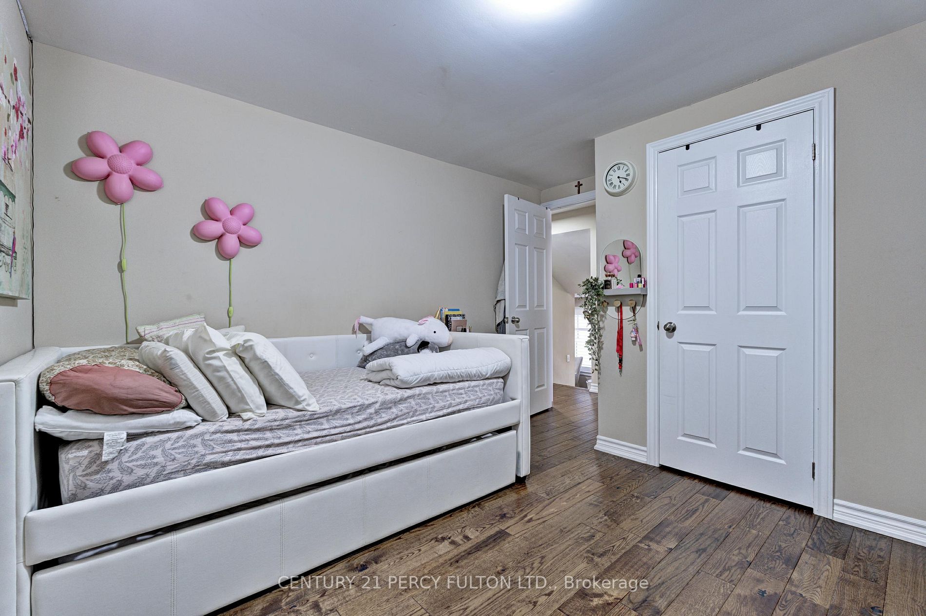 49 Rutherford Rd N