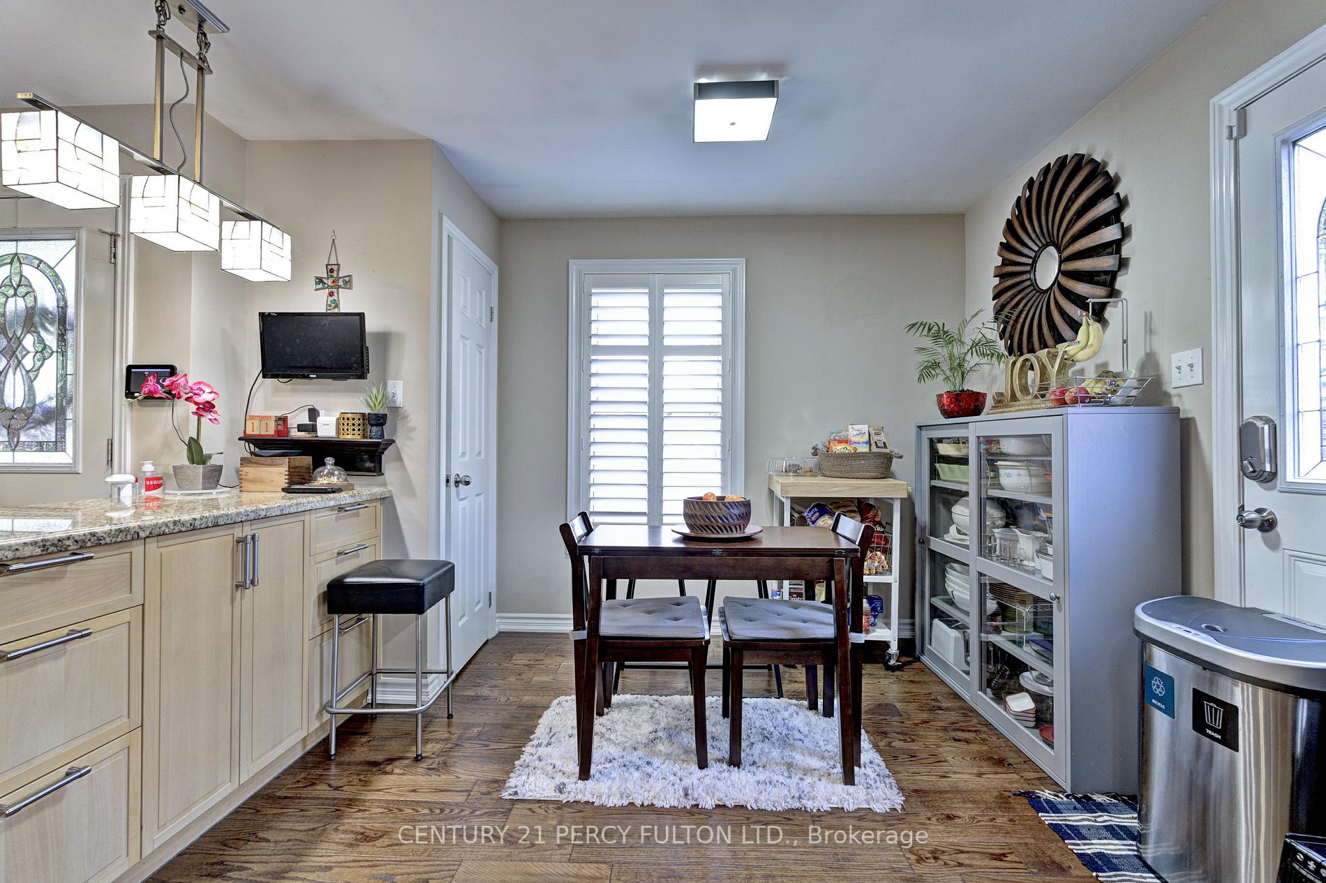 49 Rutherford Rd N