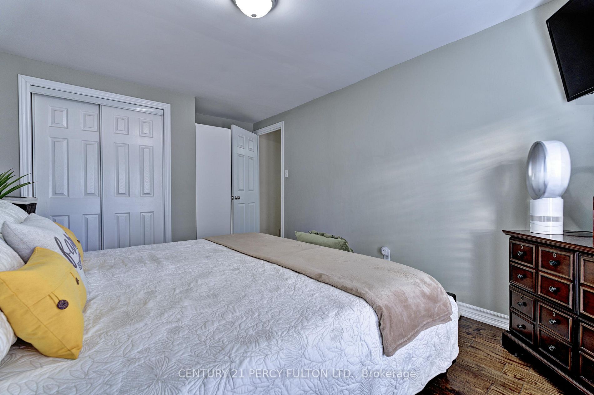 49 Rutherford Rd N