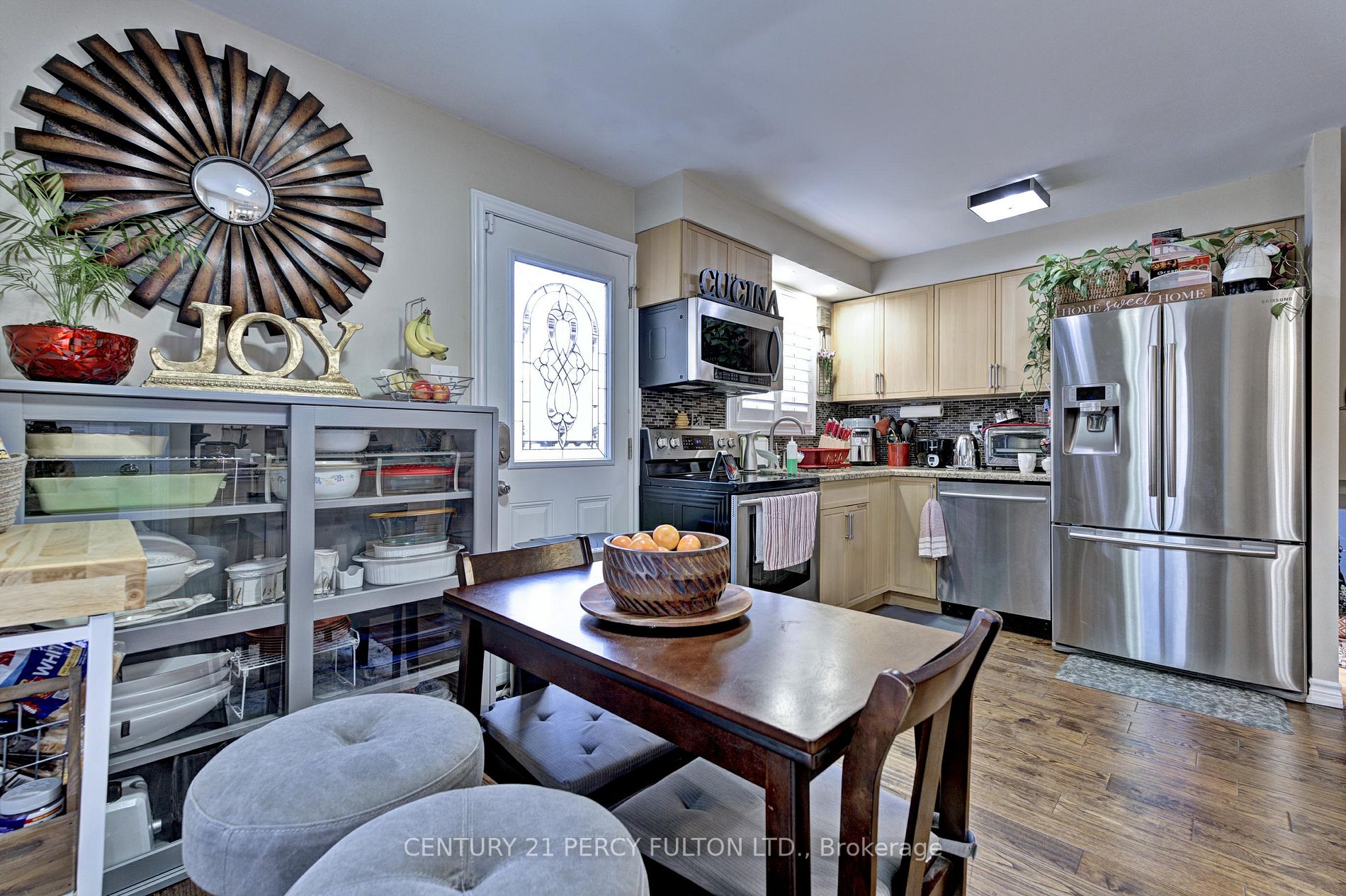 49 Rutherford Rd N