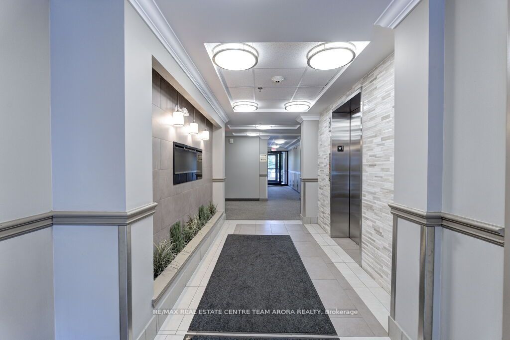 70 Baycliffe Cres, #106