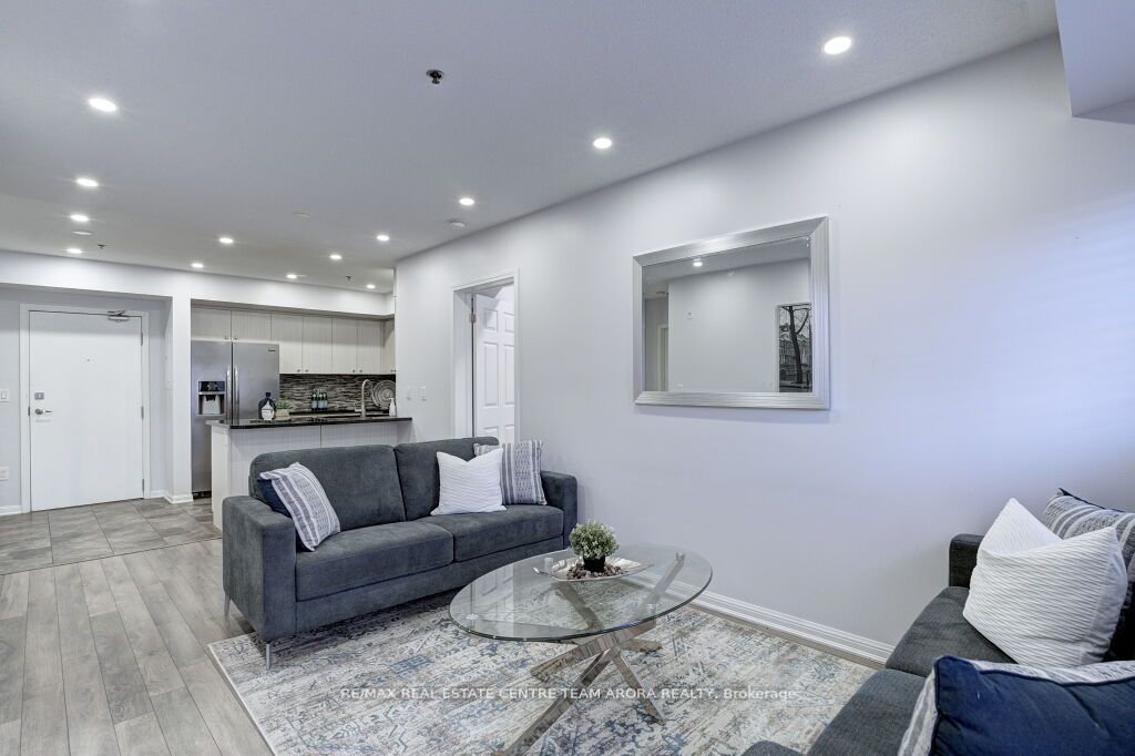 70 Baycliffe Cres, #106