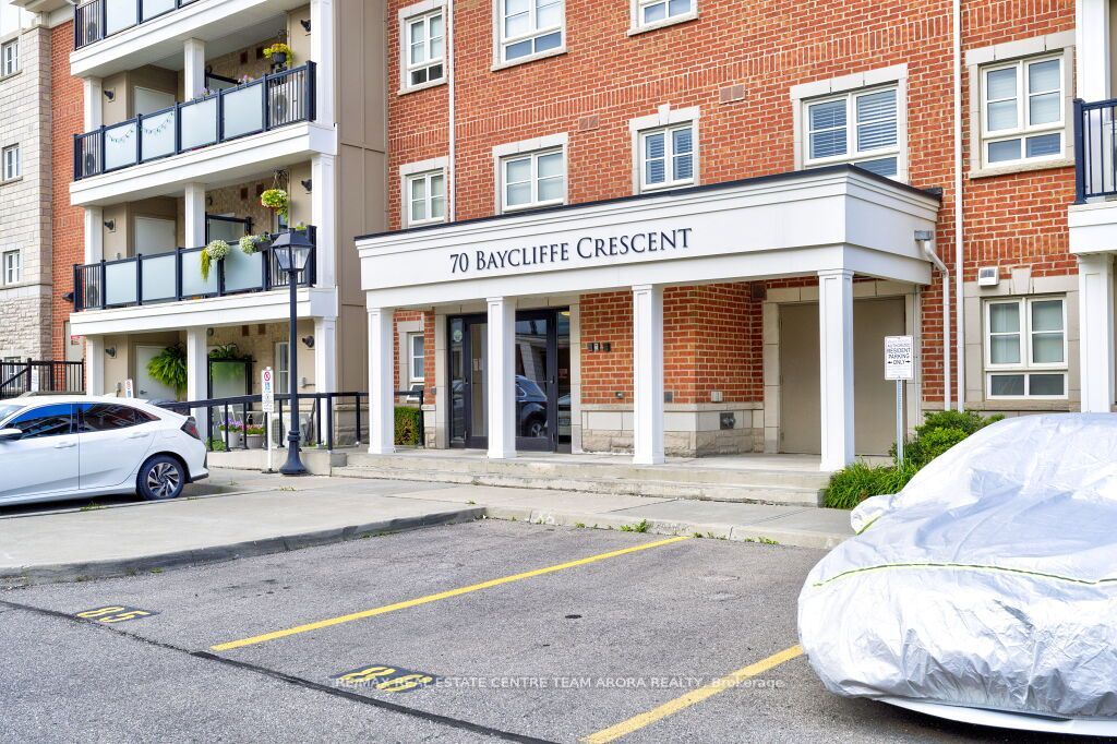 70 Baycliffe Cres, #106